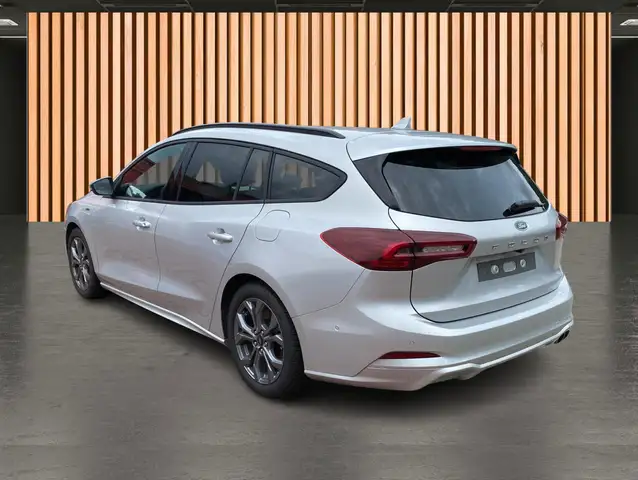 Ford Focus view 8
