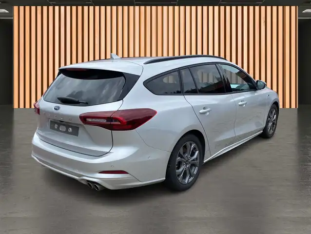 Ford Focus view 10