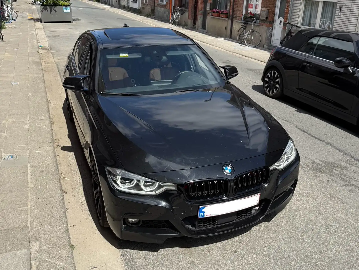 BMW 330 330e iPerformance M Sport Noir - 1