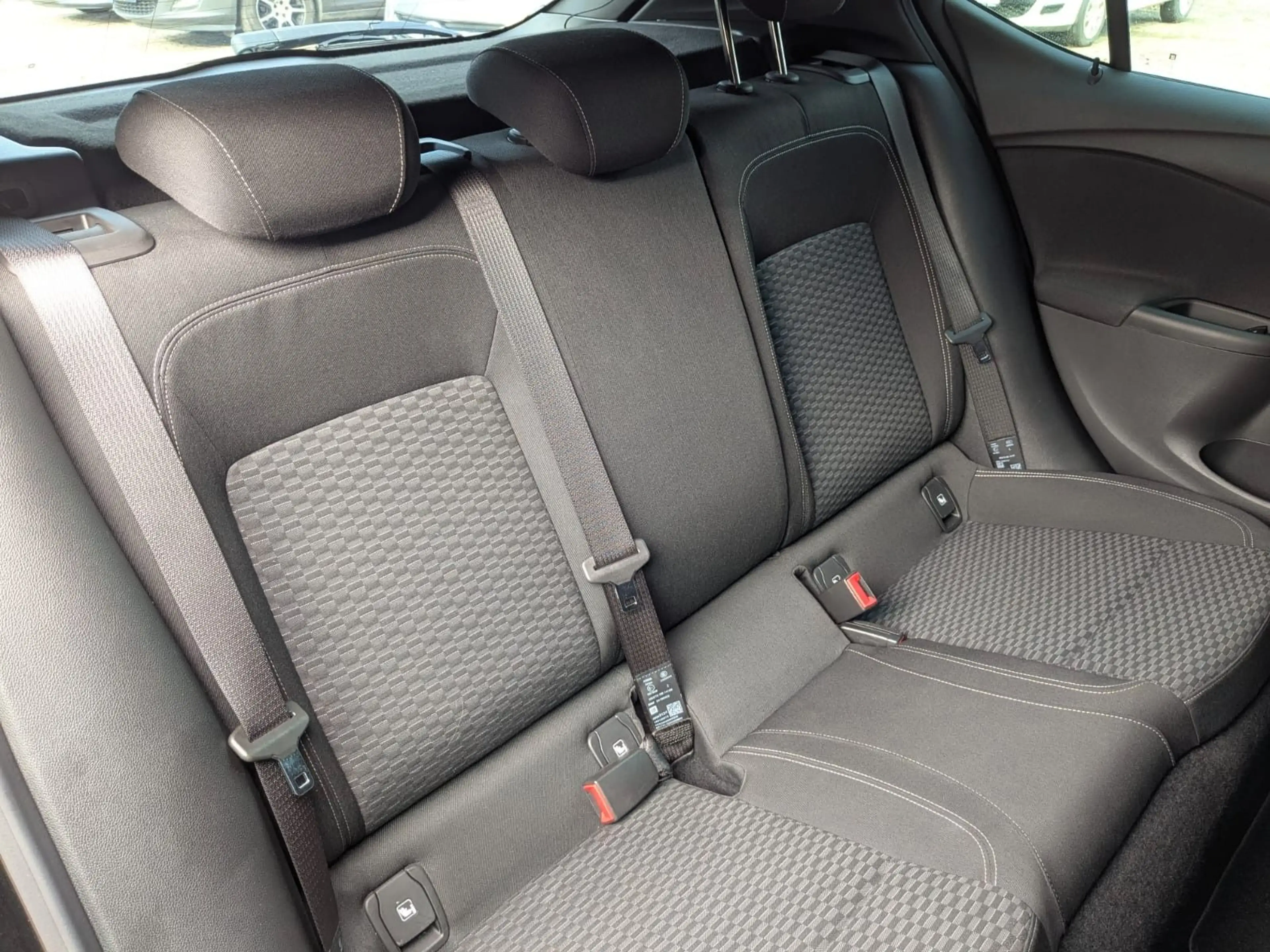 Opel Astra K Lim. 5-trg. Dynamic — photo 20