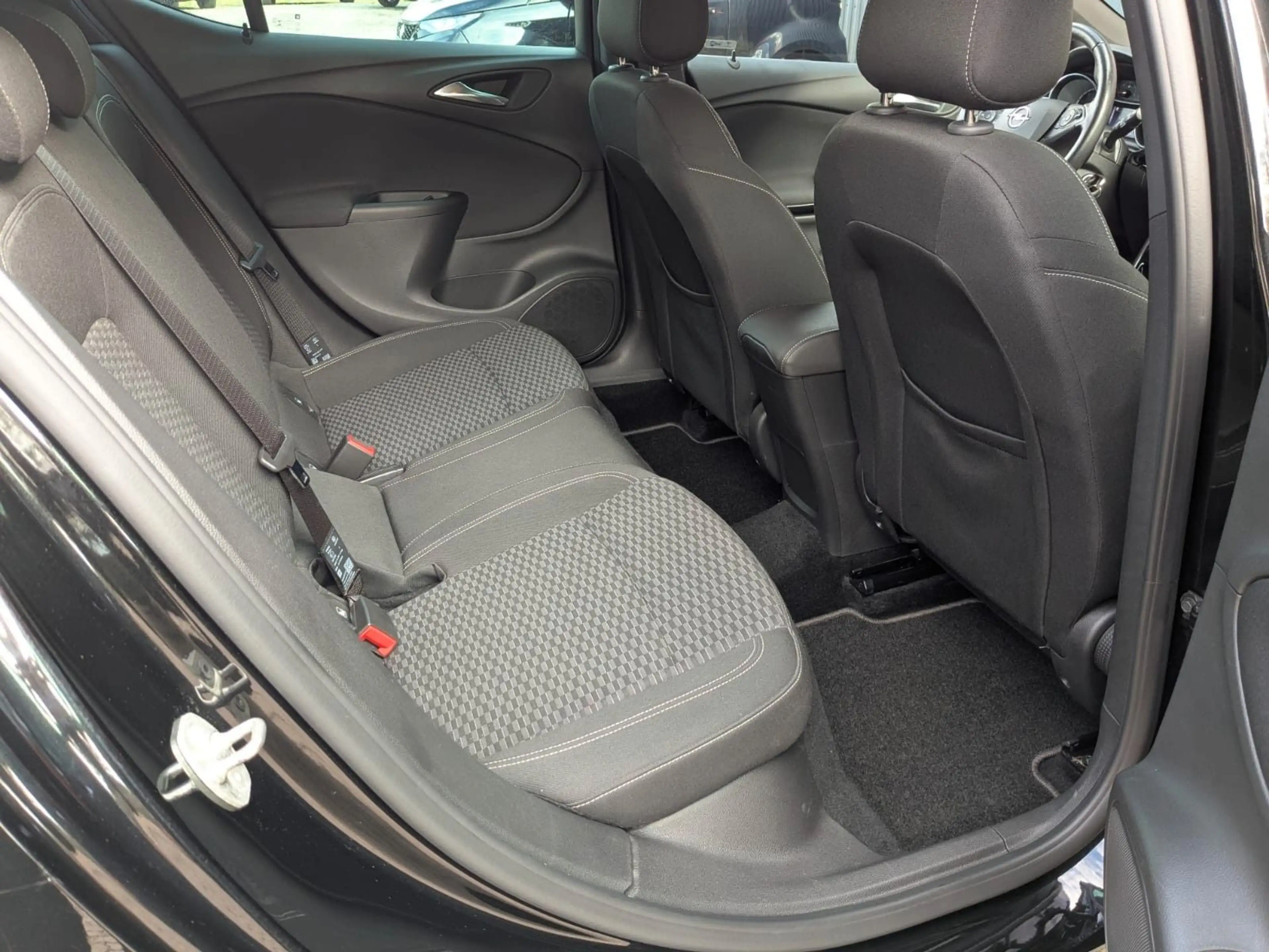 Opel Astra K Lim. 5-trg. Dynamic — photo 21