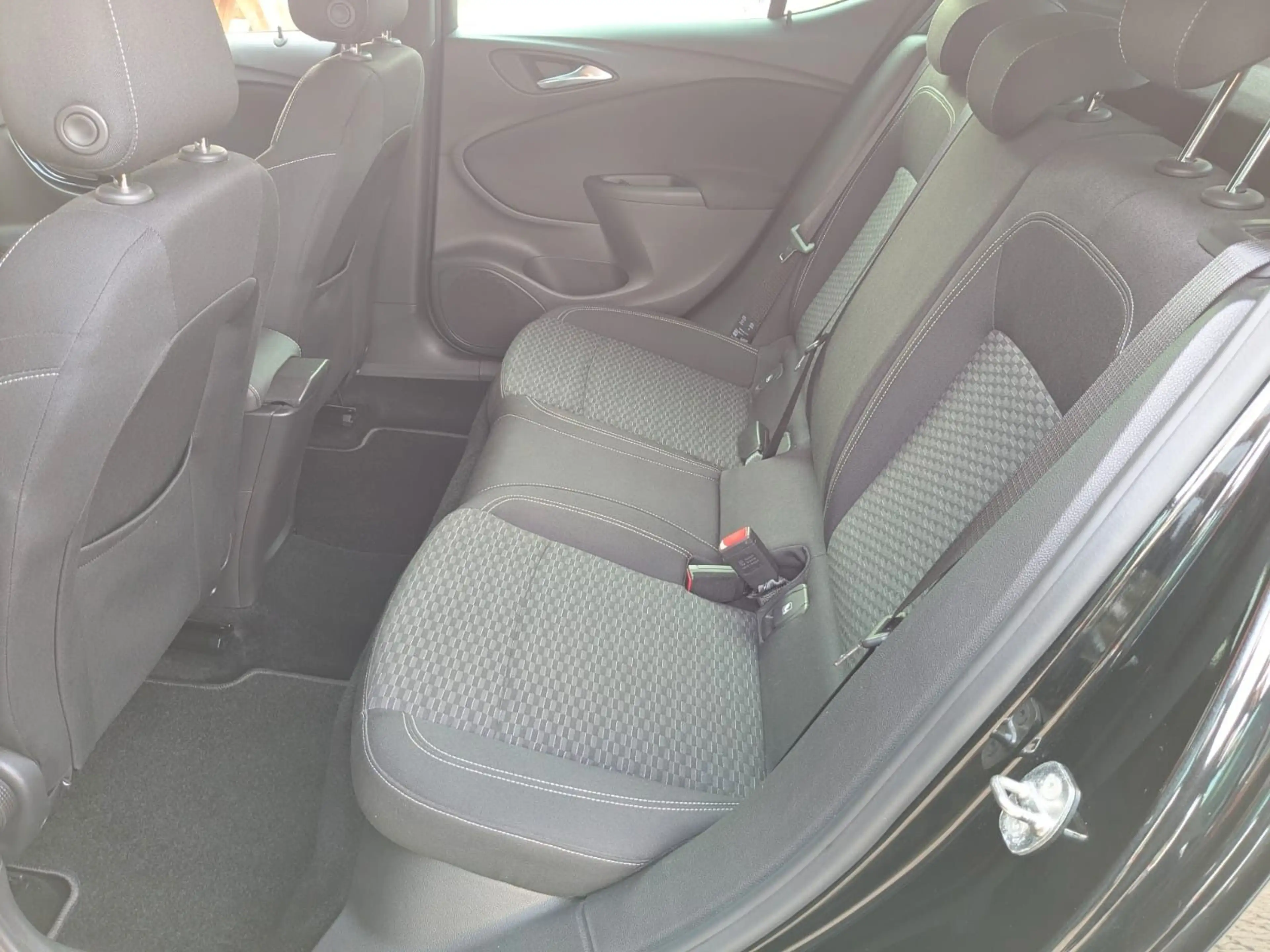 Opel Astra K Lim. 5-trg. Dynamic — photo 22