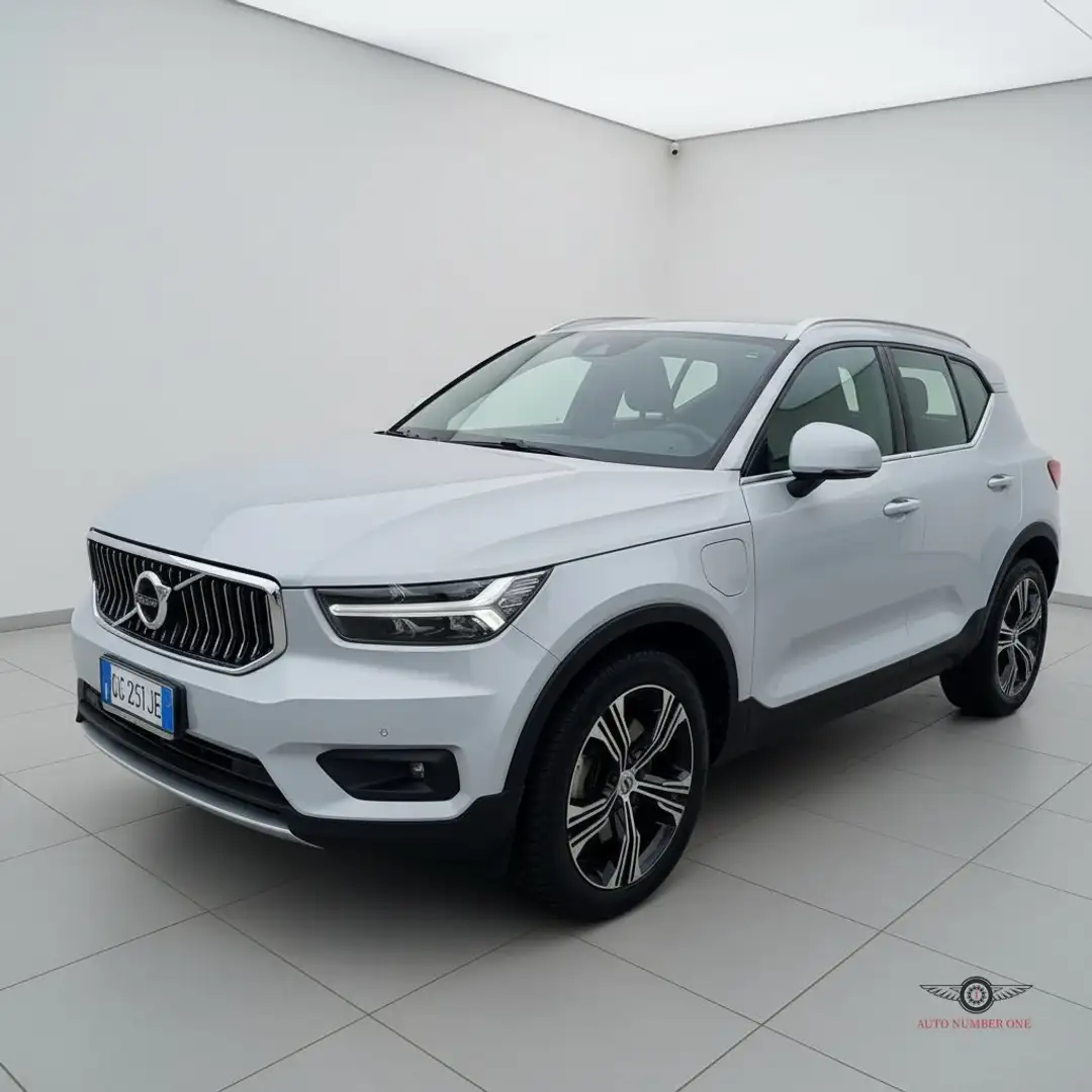 Volvo XC40 1.5 T4 phev Inscription My21 Silber - 2