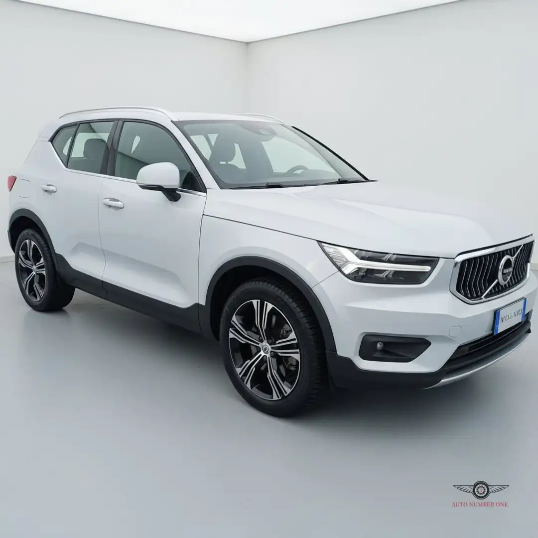 Volvo XC40 1.5 T4 phev Inscription My21 Silber - 1