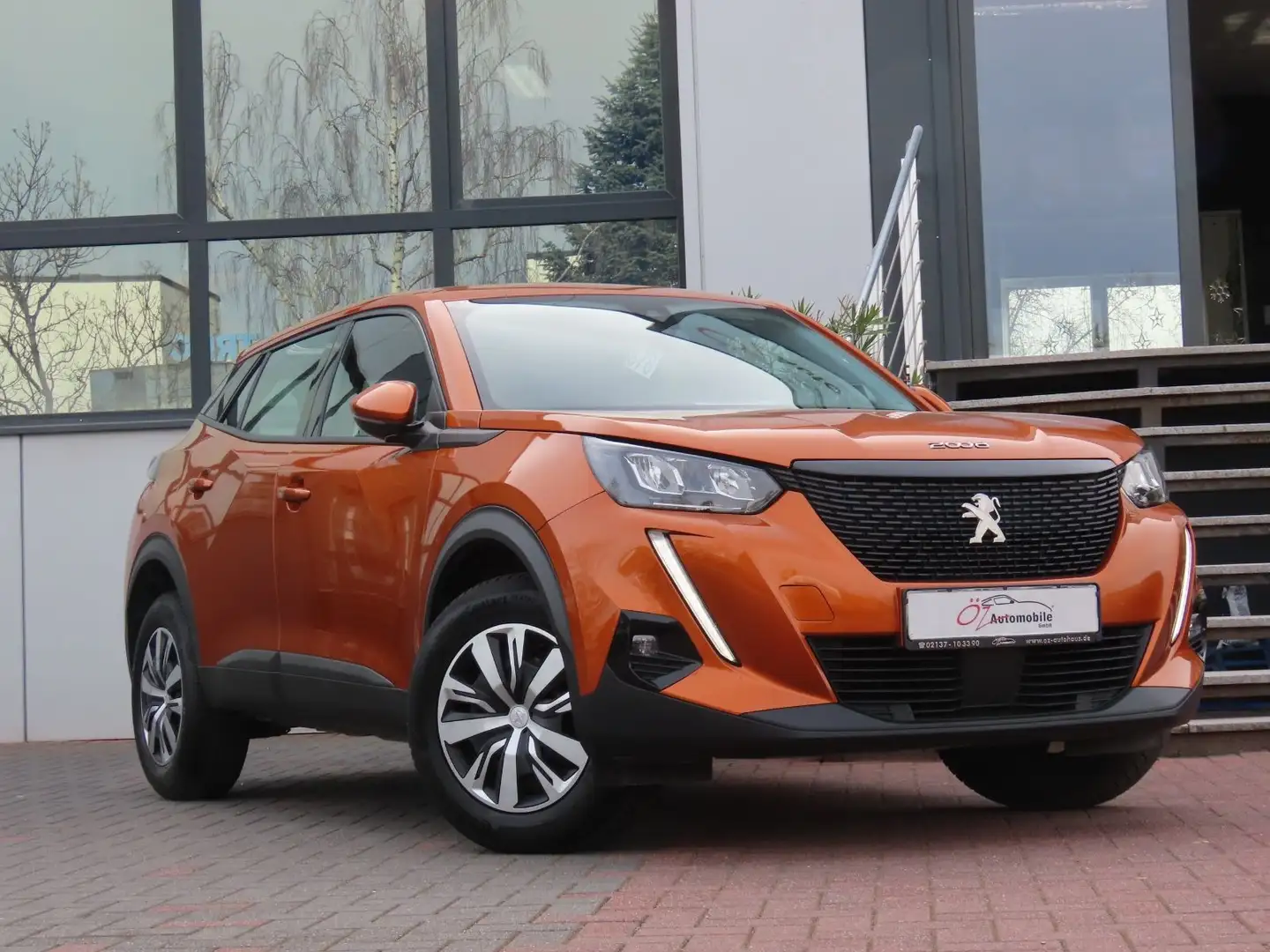 Peugeot 2008 Active CarPlay Kamera Orange - 1