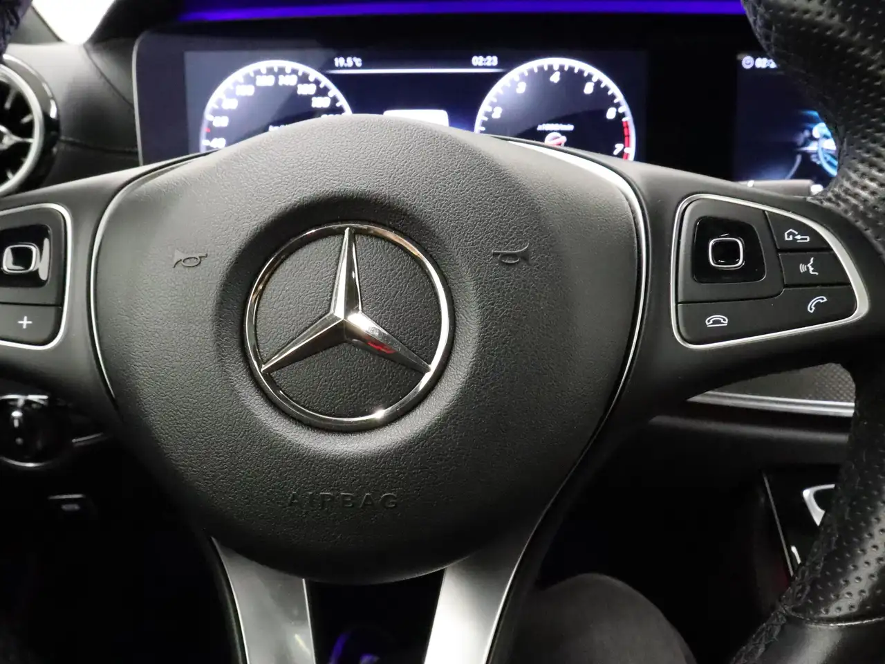 Mercedes-Benz E-Class photo Mercedes-Benz E-Class