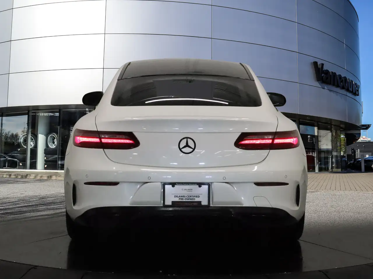 Mercedes-Benz E-Class photo Mercedes-Benz E-Class
