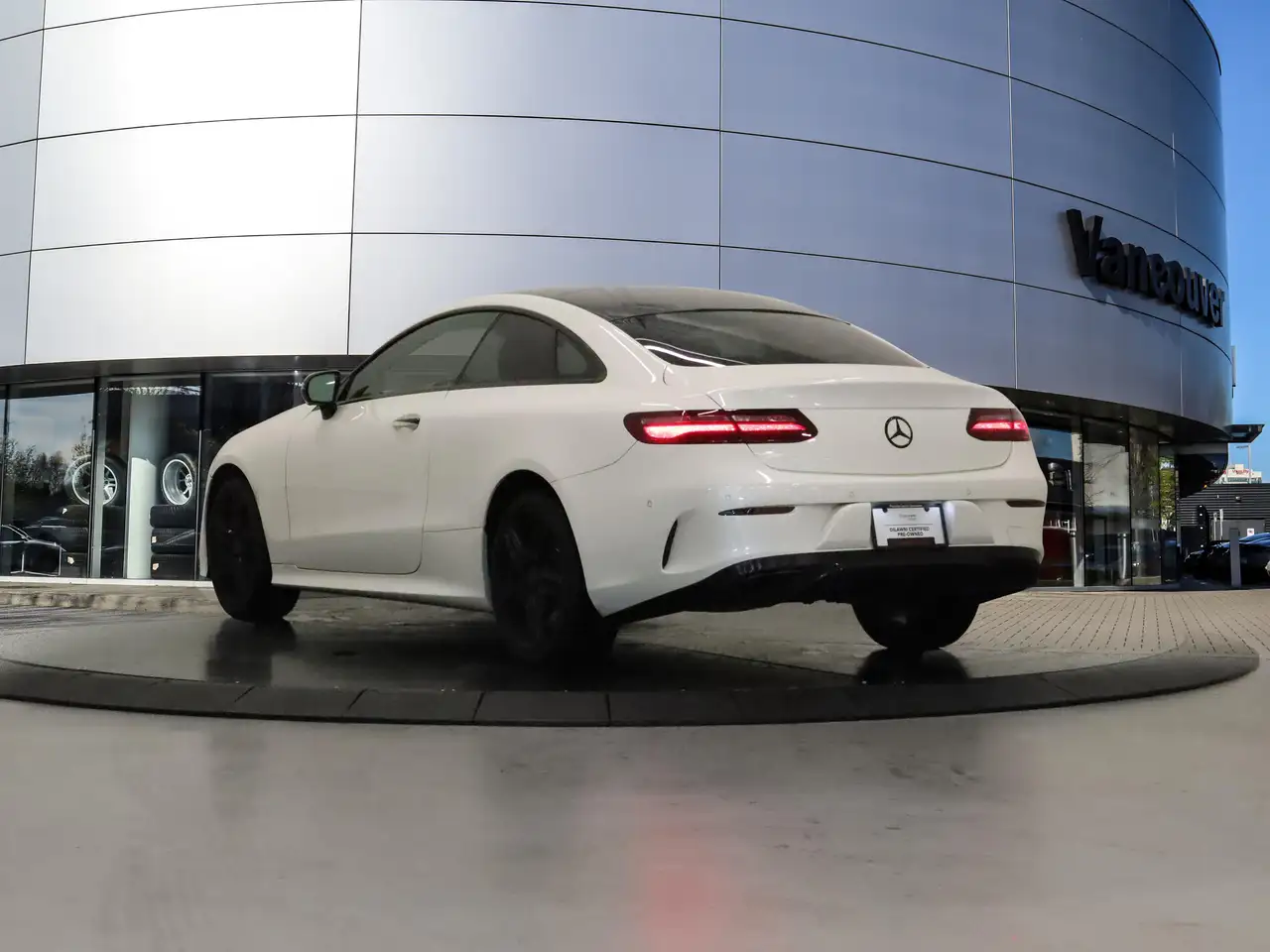 Mercedes-Benz E-Class photo Mercedes-Benz E-Class