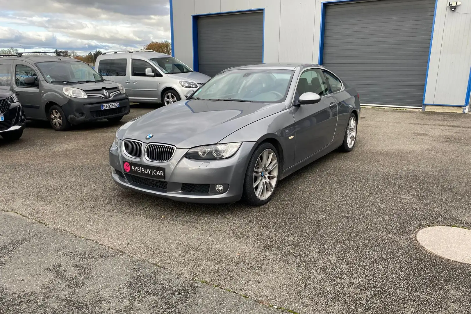 BMW 330 330d COUPE 330 M57 BVA 6 SUIVIE E92 BVA GTIE 12 MOIS Gris - 1