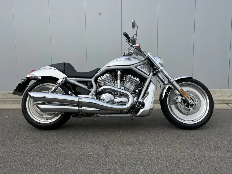 Harley-Davidson V-Rod - foto 7