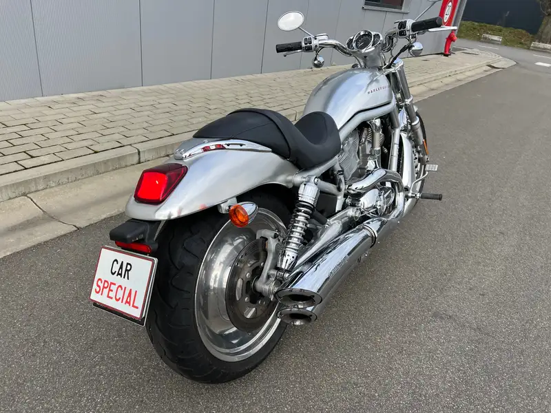 Harley-Davidson V-Rod - foto 3