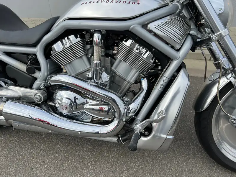Harley-Davidson V-Rod - foto 6
