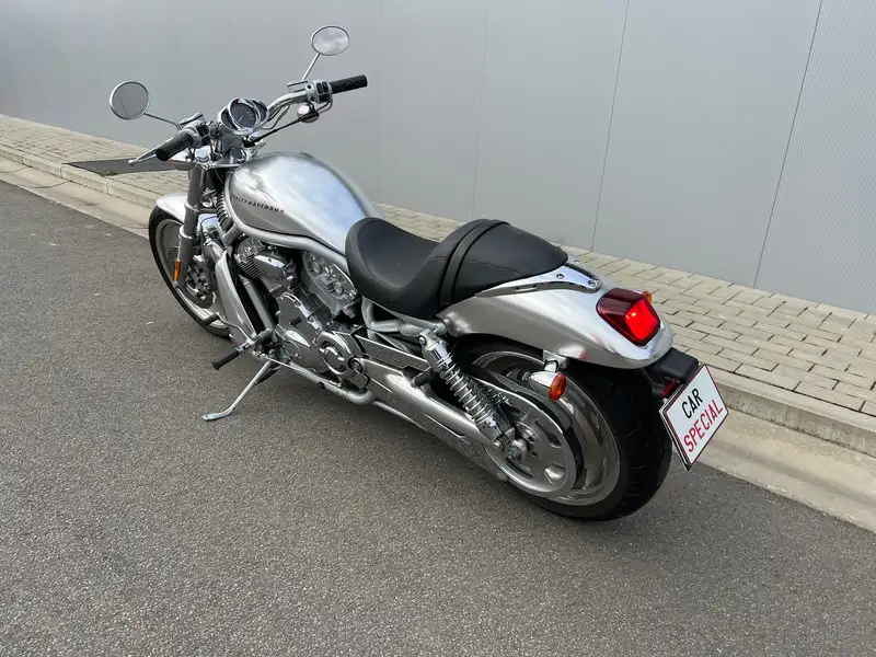 Harley-Davidson V-Rod - foto 5