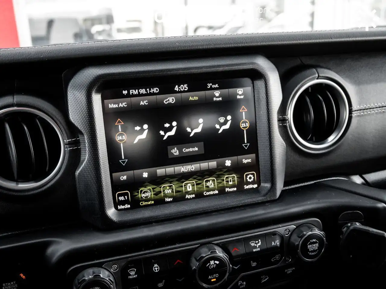 Jeep Wrangler снимка Jeep Wrangler