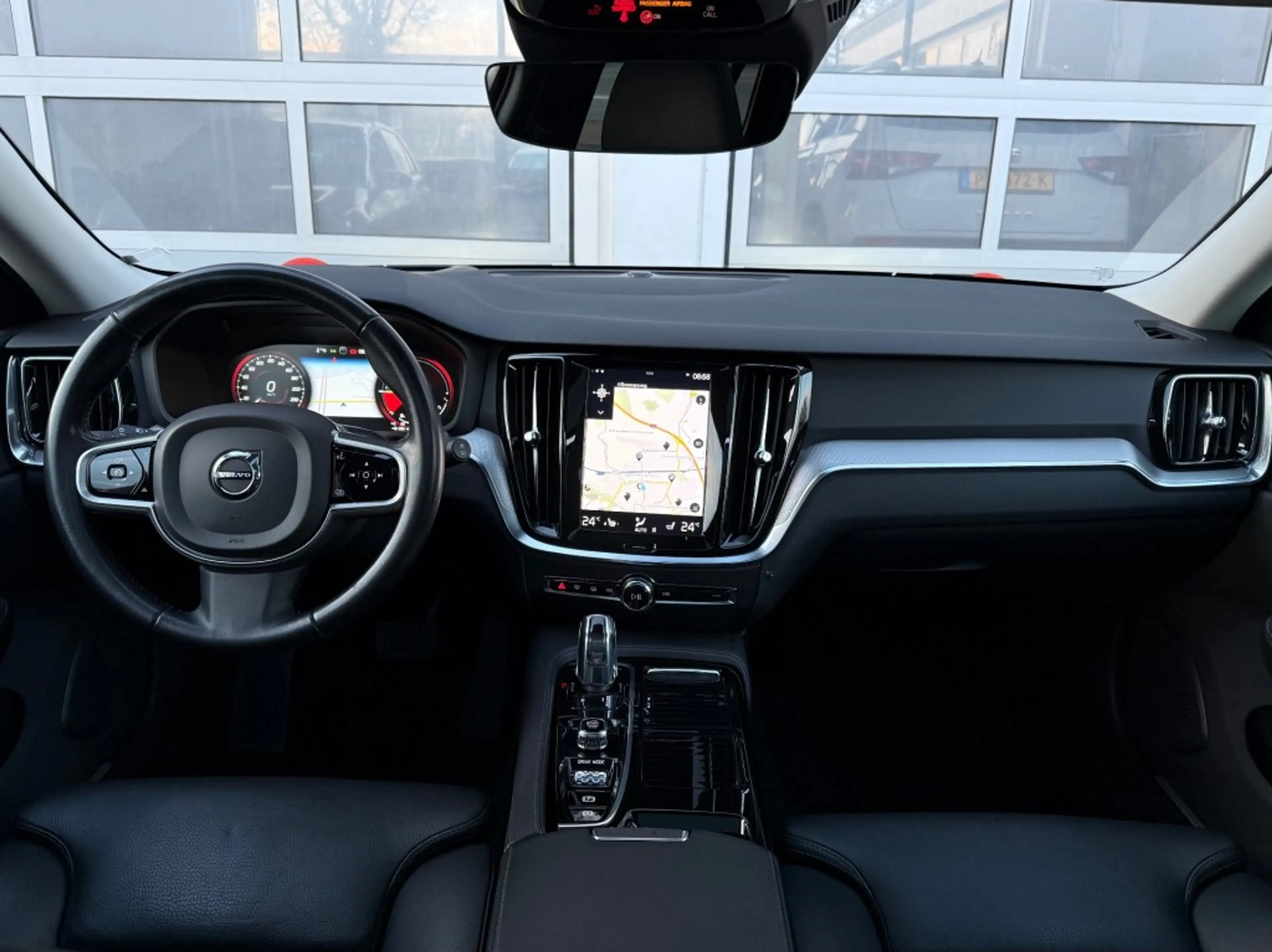 Volvo V60 2.0 T8 Twin Engine Inscription Pano Camera Trekhaa — photo 12