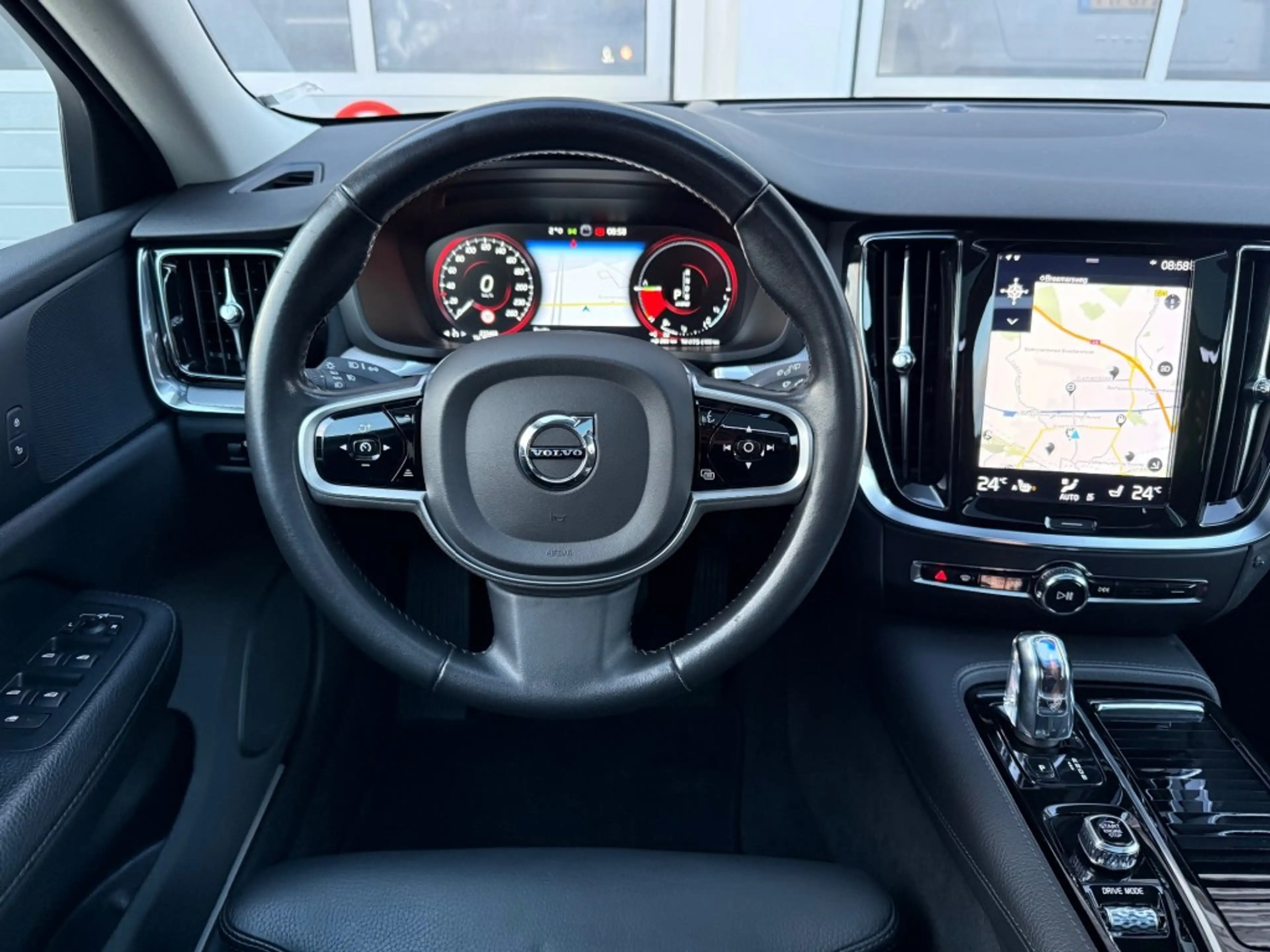 Volvo V60 2.0 T8 Twin Engine Inscription Pano Camera Trekhaa — photo 2