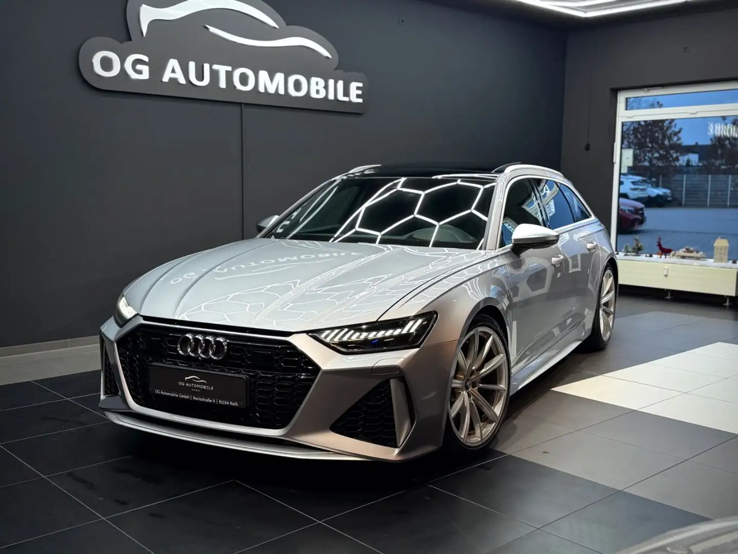 Audi RS6 4.0 TFSI*PANO*B&O*HEADUP*AHK*STANDHEIZUNG* Silber - 1