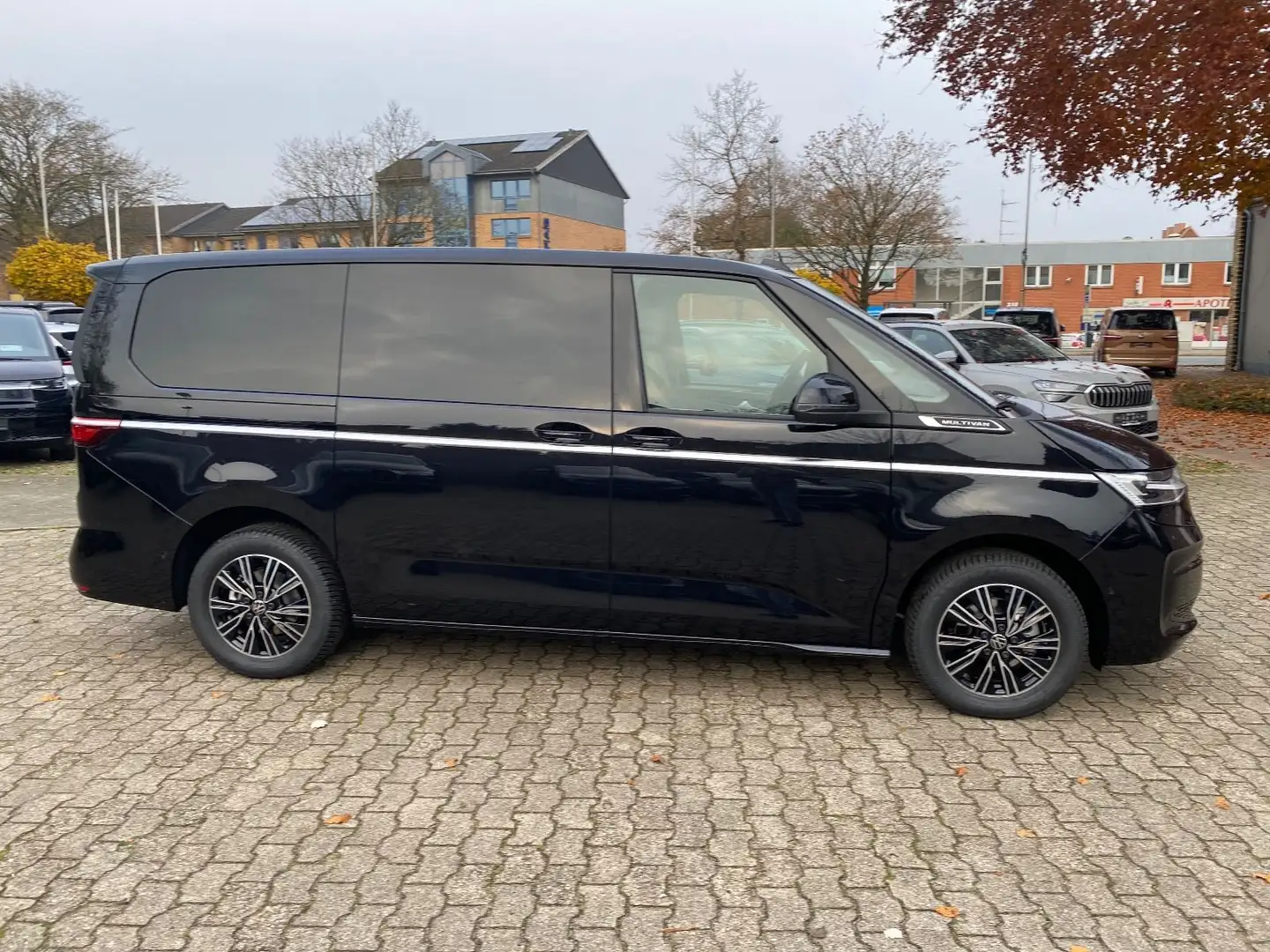 Volkswagen T7 Multivan 2,0 TDI Style lang IQ Kamera AHK Noir - 2