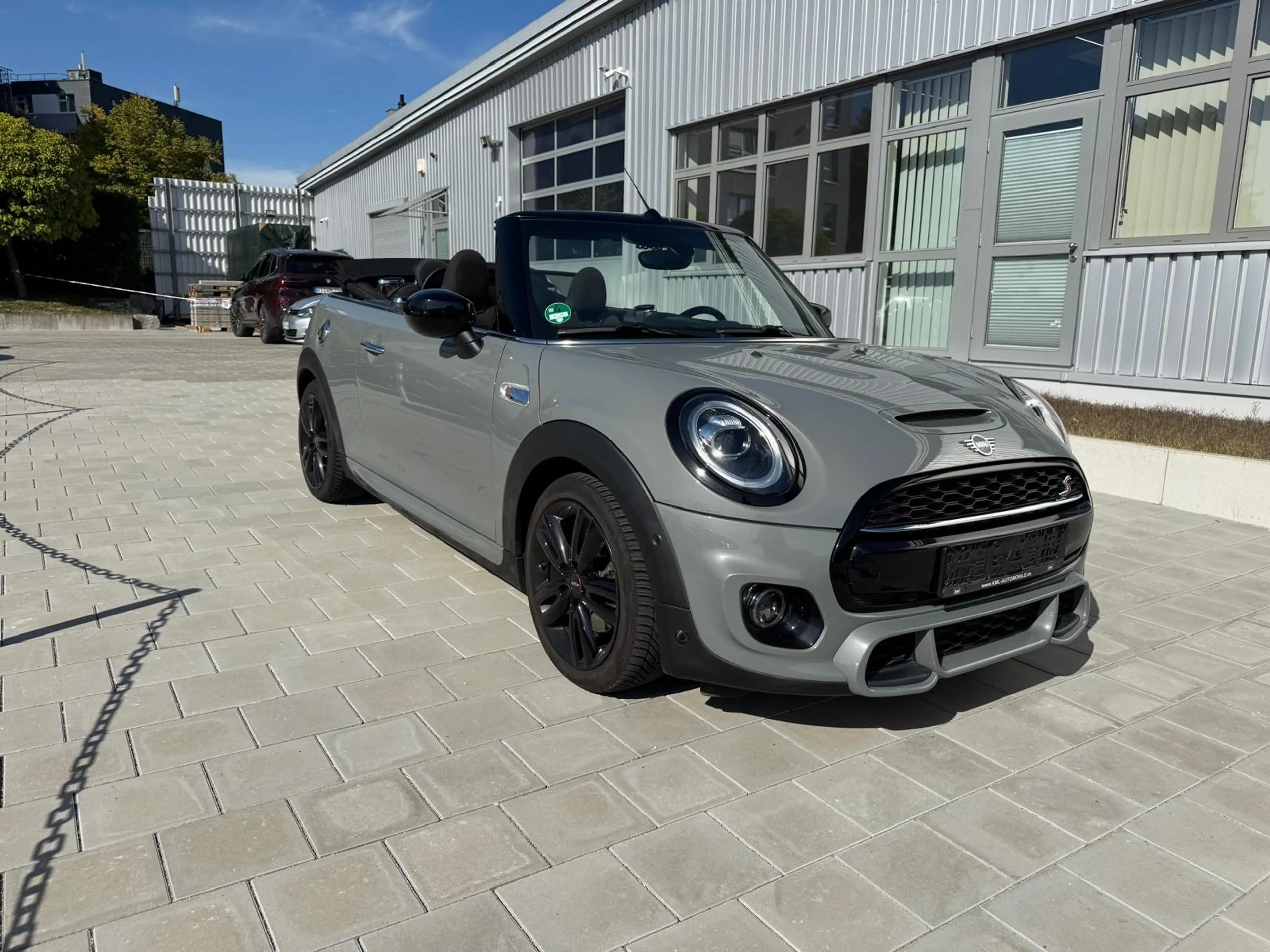 MINI Cooper S Cabrio JCW SHZ   Piano   Keyless   Navi