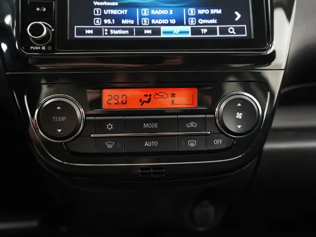 Mitsubishi Space Star view 11