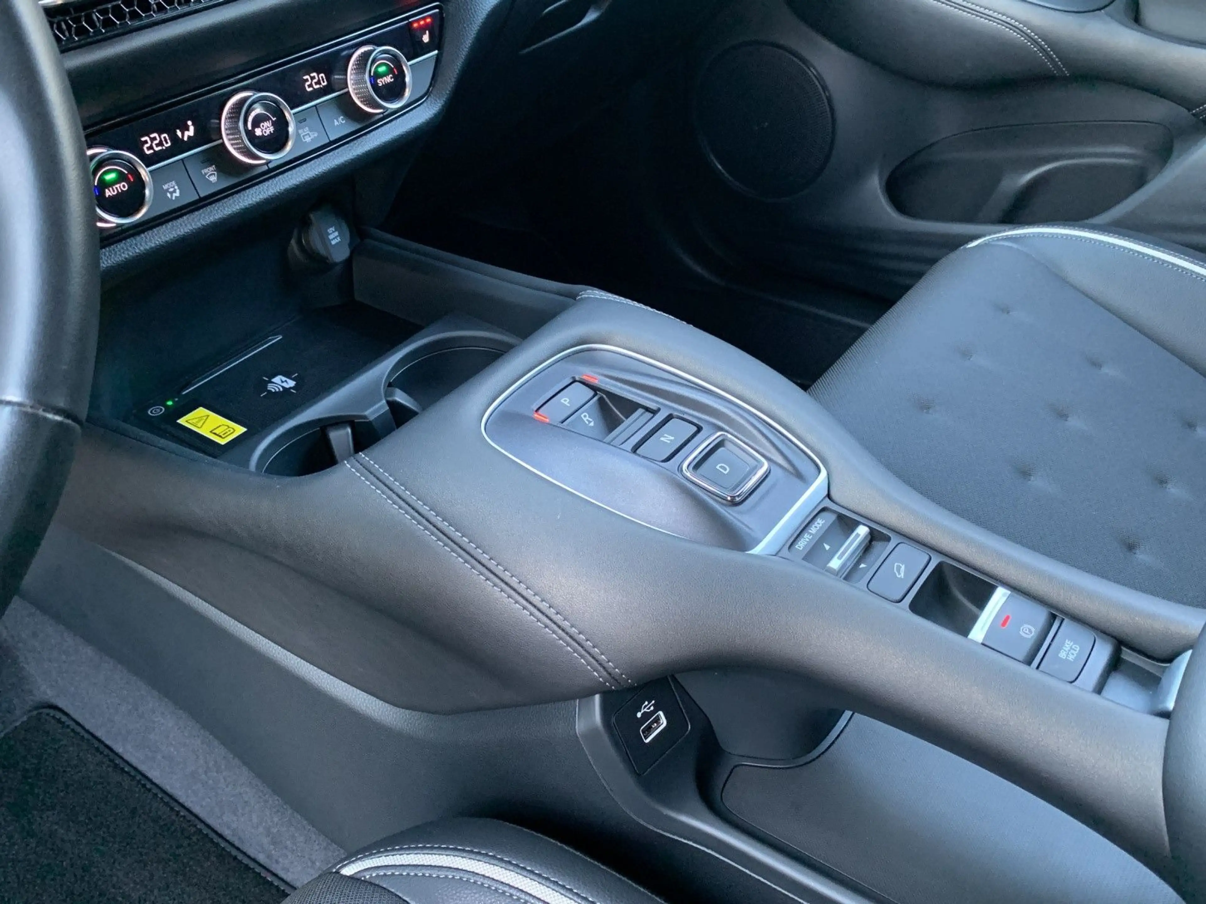 Honda ZR-V e:HEV Sport Alu-19-Zoll + Winterräder — photo 12