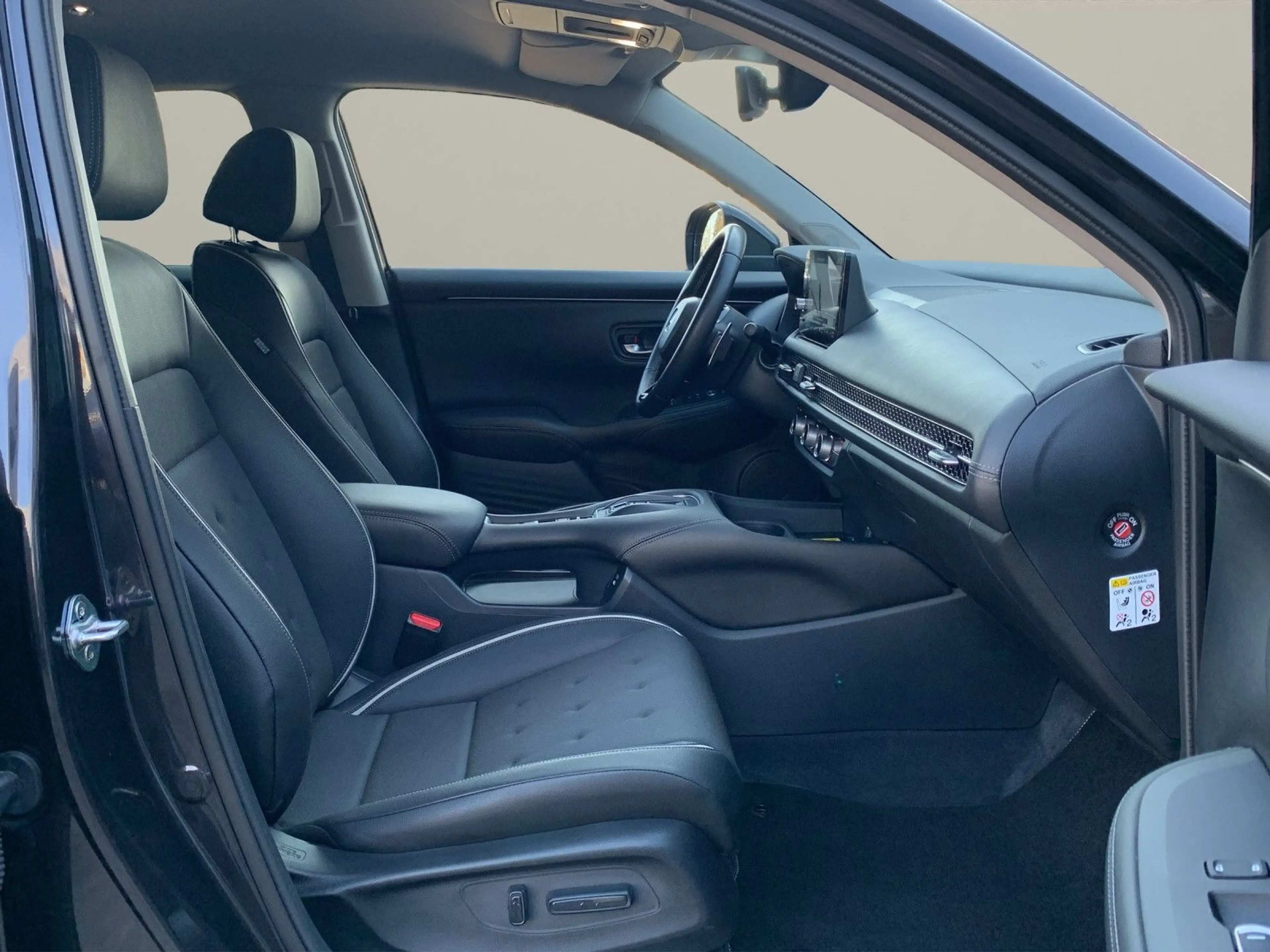 Honda ZR-V e:HEV Sport Alu-19-Zoll + Winterräder — photo 14