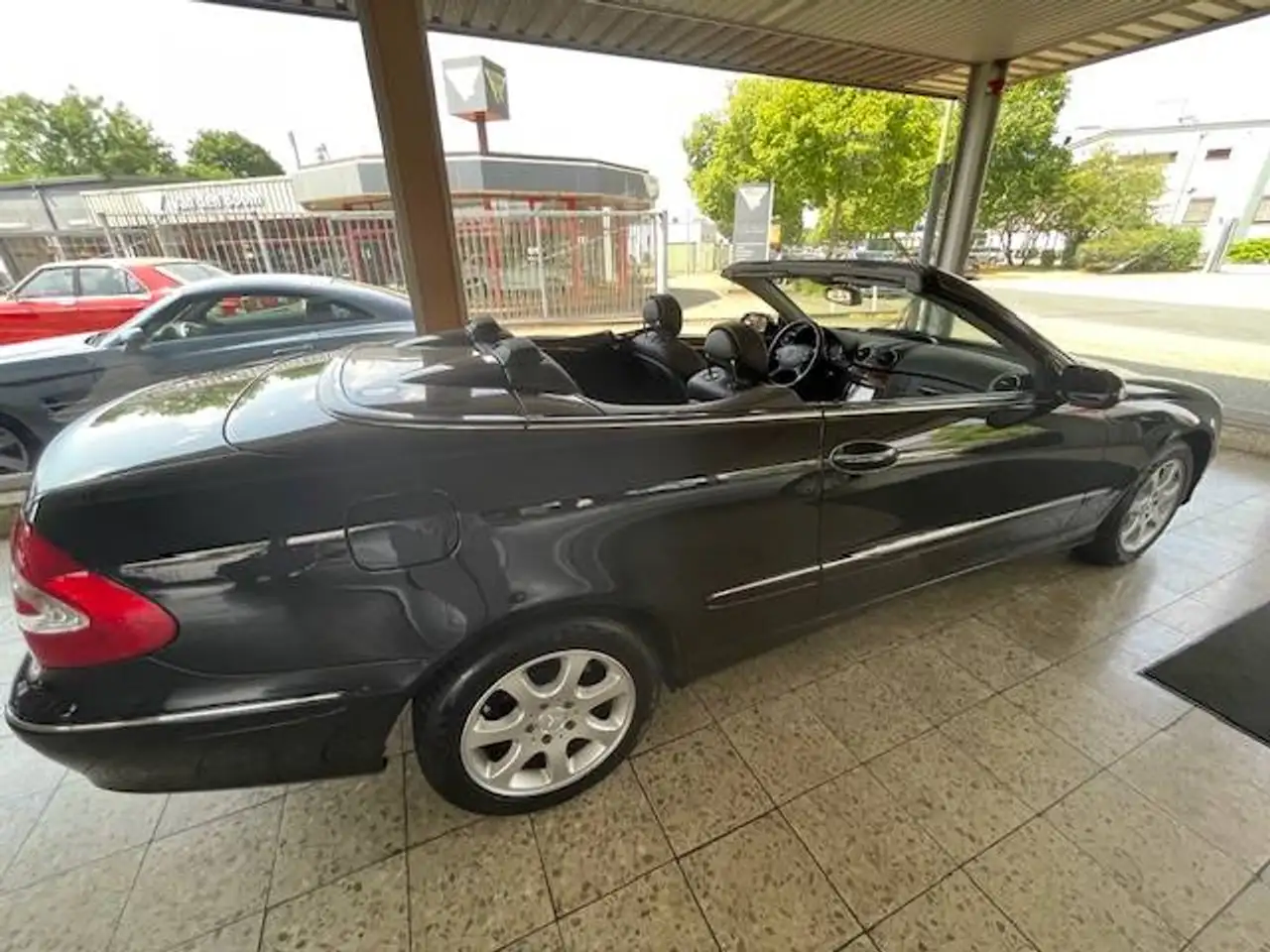 Mercedes-Benz CLK-Class CLK 200 2005