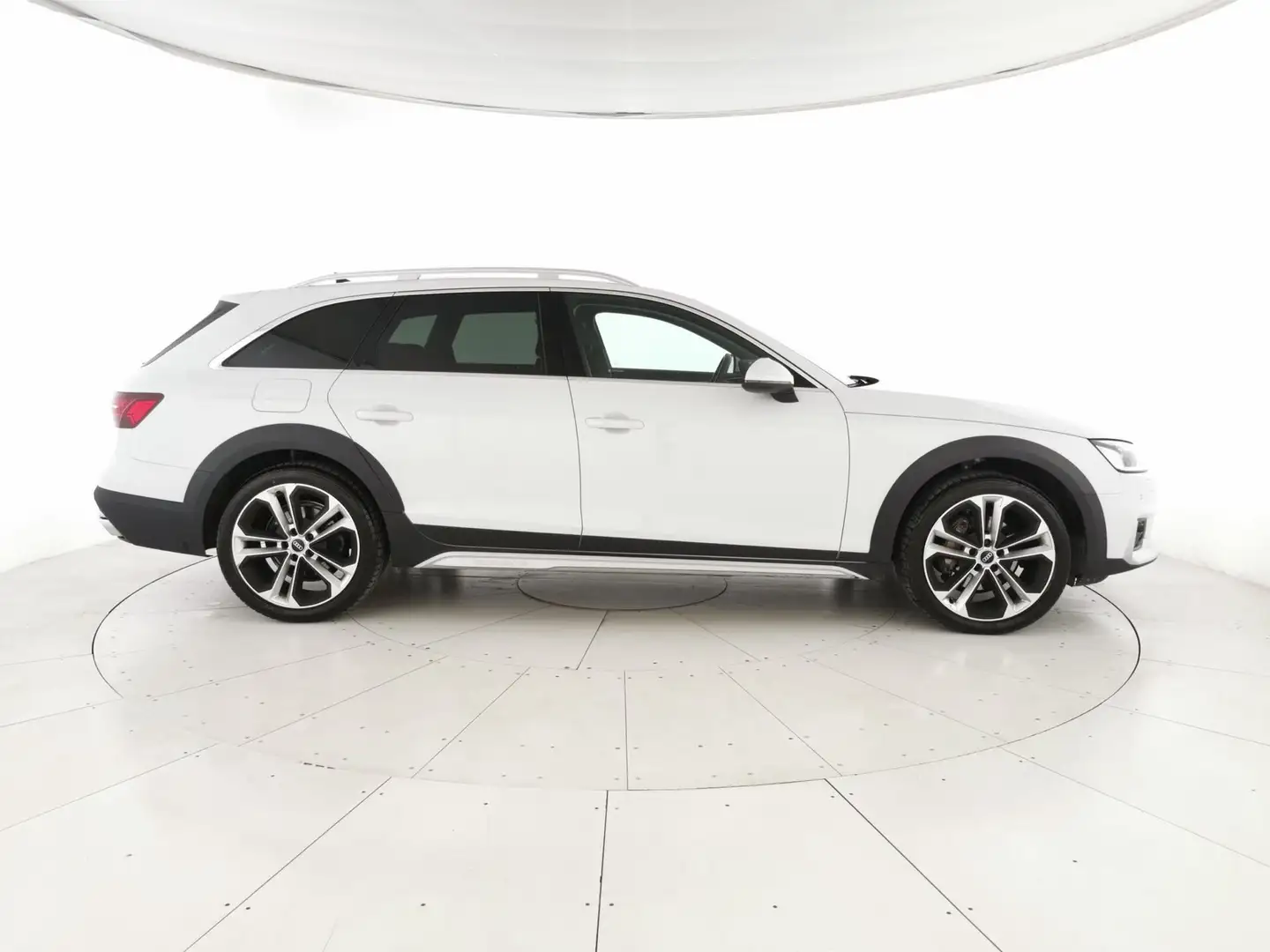 Audi A4 allroad 40 2.0 tdi mhev Identity Contrast quattro 204cv s Blanc - 2