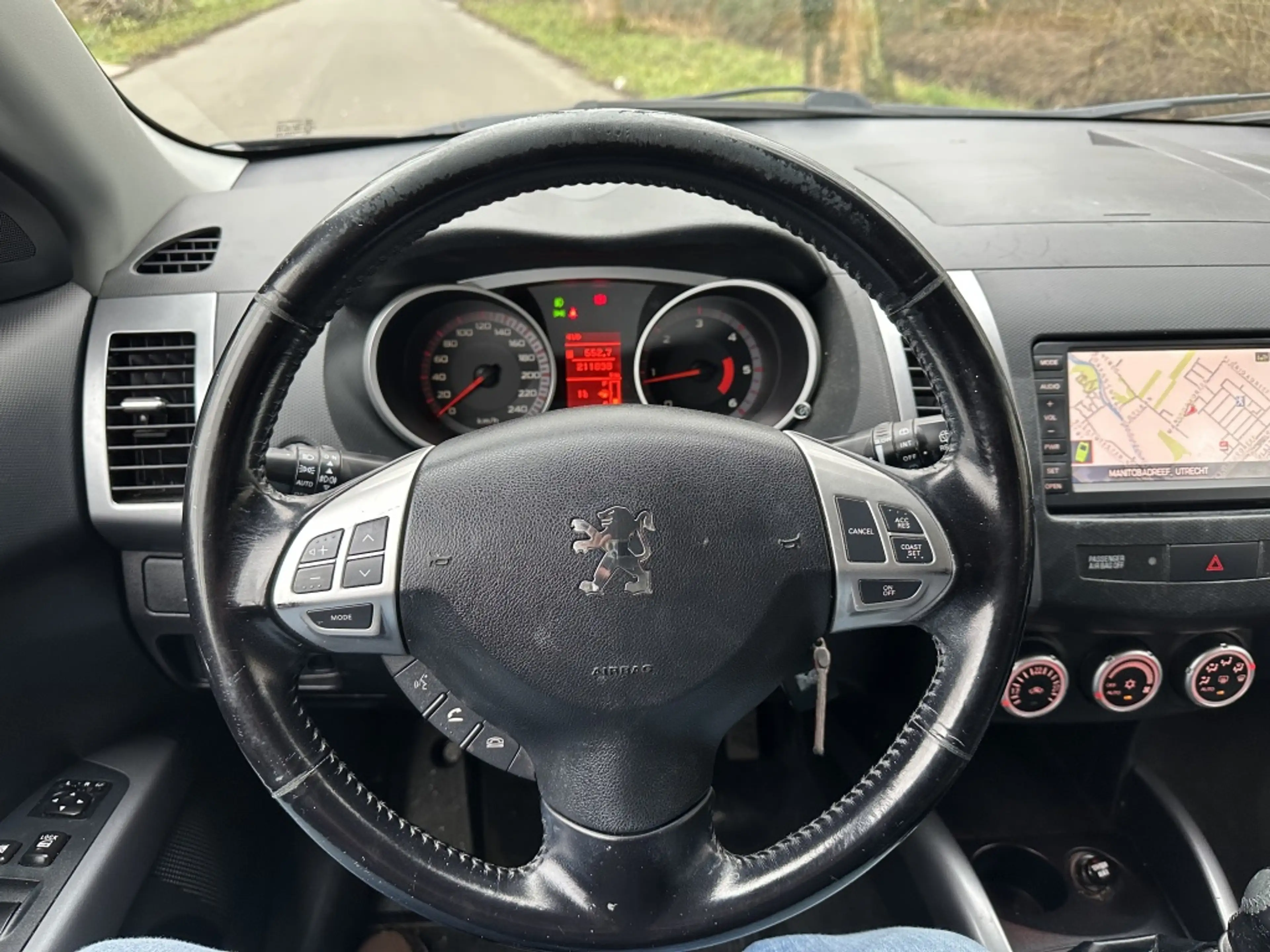 Peugeot 4007 2.2 HDiF Platinum | 7p | airco | — photo 11