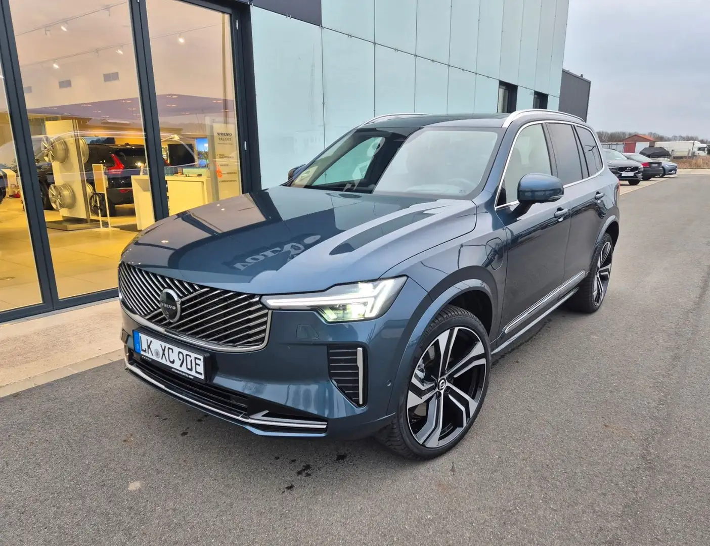 Volvo XC90 Ultra Bright Recharge Plug-In Hybrid AWD Bleu - 1