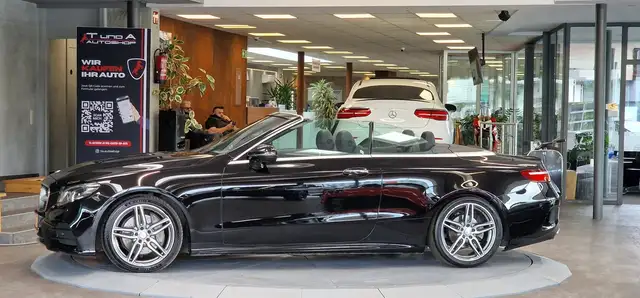 Mercedes-Benz E-Class view 4