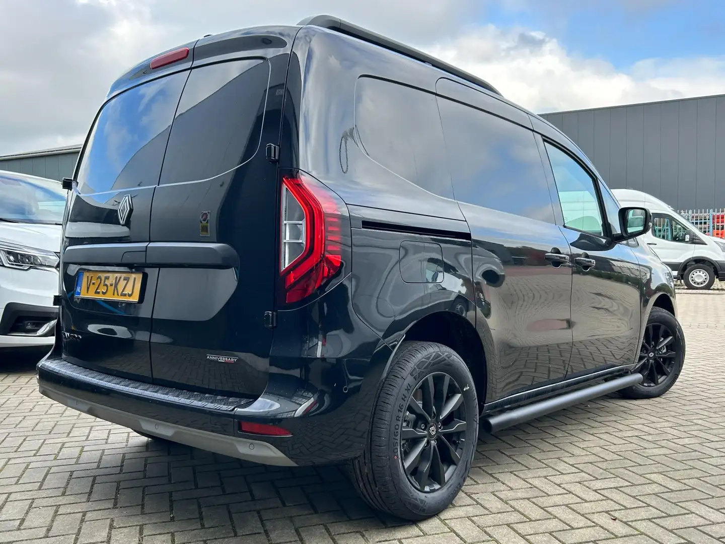 Renault Kangoo 1.5 Blue dCi 115PK Extra 125th. Anniversary Eindej Zwart - 2