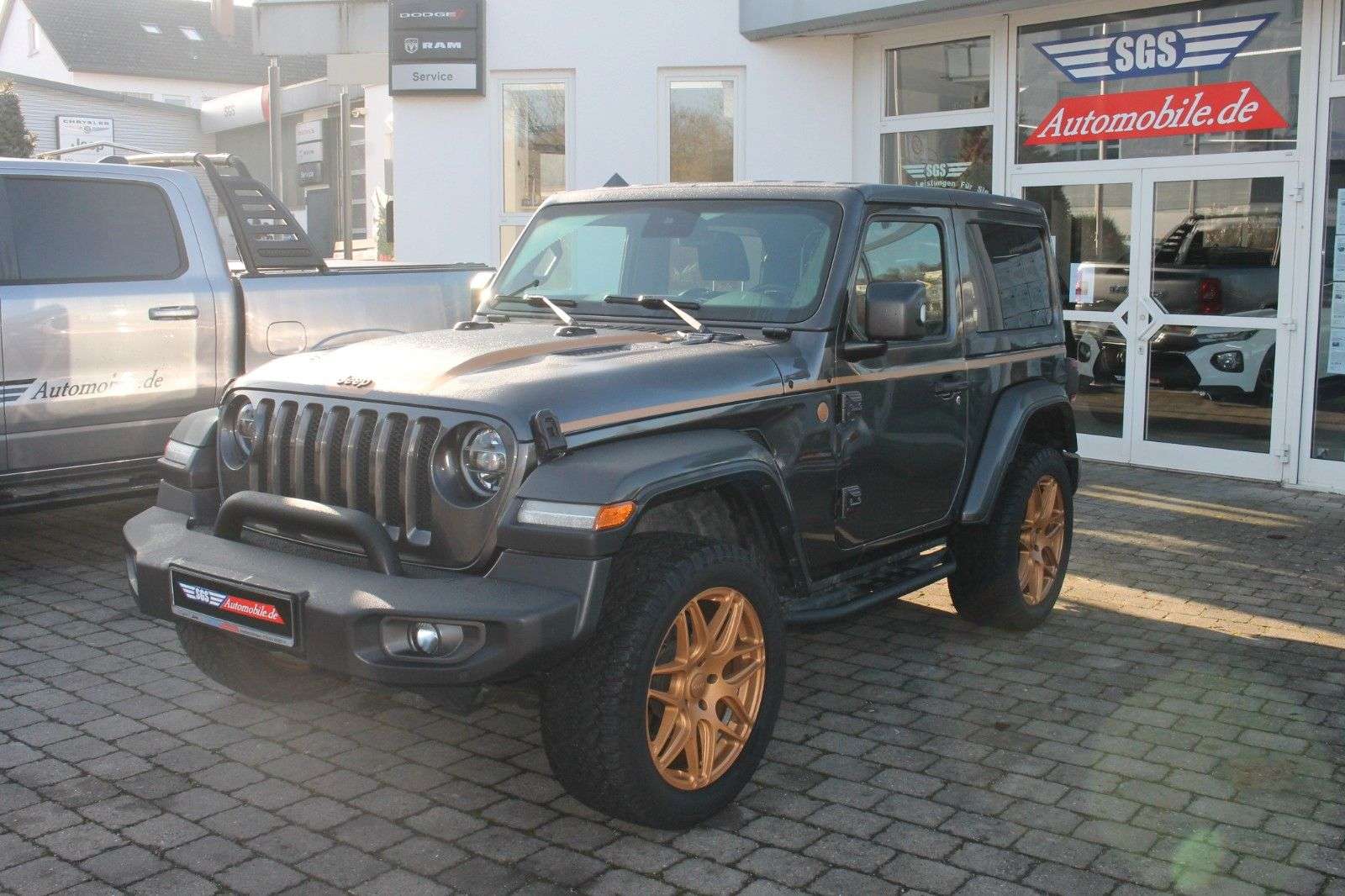 Second hand Jeep Wrangler 