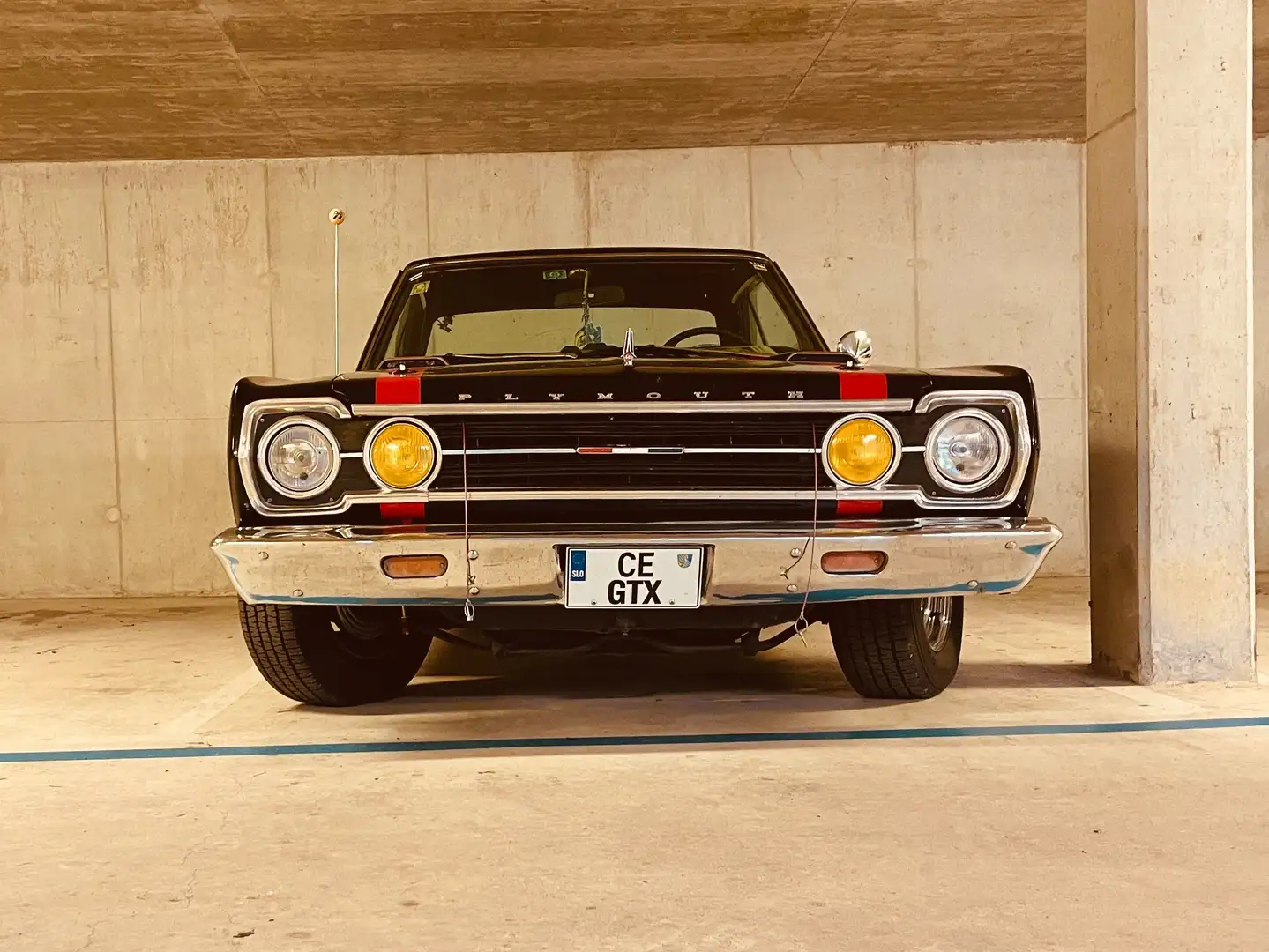 Plymouth GTX Belvedere Schwarz - 1