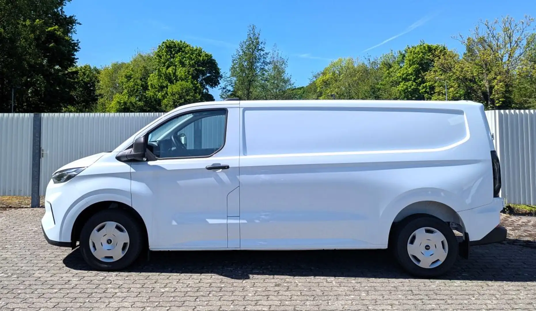 Ford Transit Custom 300 L2H1 LKW VA TREND AHZV+70L Tank+Zuheizer+SHZ Weiß - 2