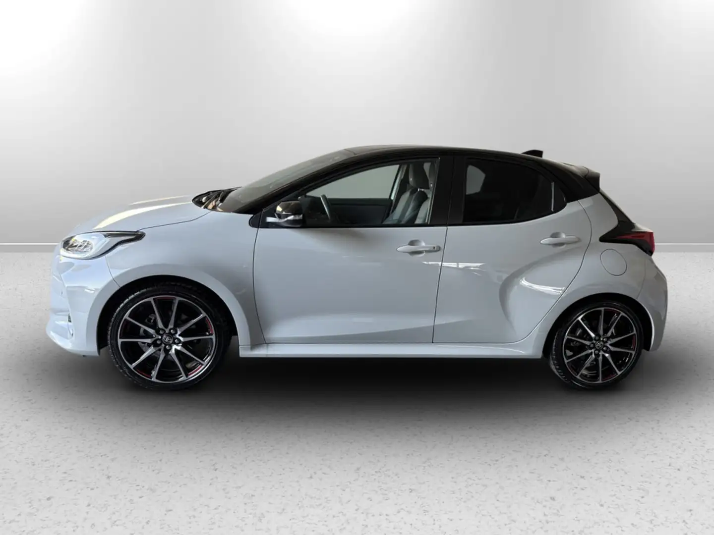 Toyota Yaris 1.5h 130 gr sport - 2