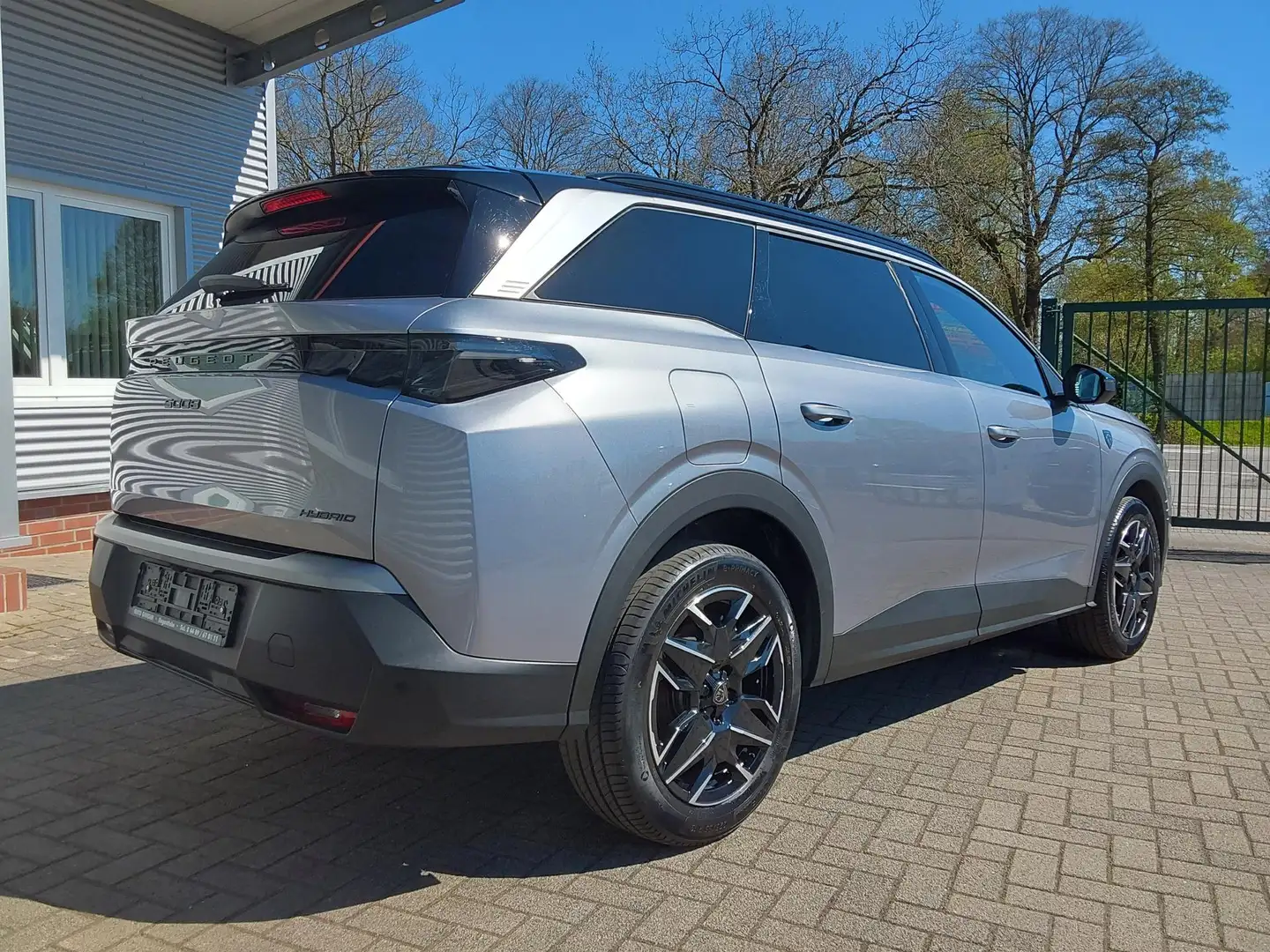 Peugeot 5008 1.2 Hybrid 145 GT ACC/SHZ/LED/PDC/KAM/NAV 107 k... Grau - 2
