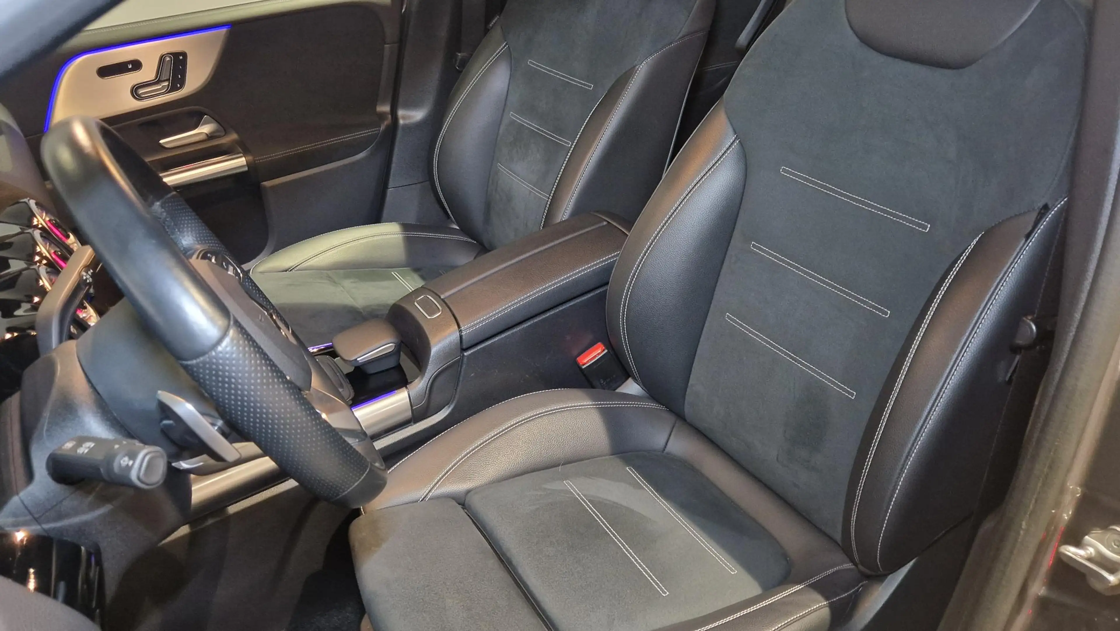 Mercedes-Benz B 250 e AMG Line Navigatie | Electrische stoelen met geh — photo 7