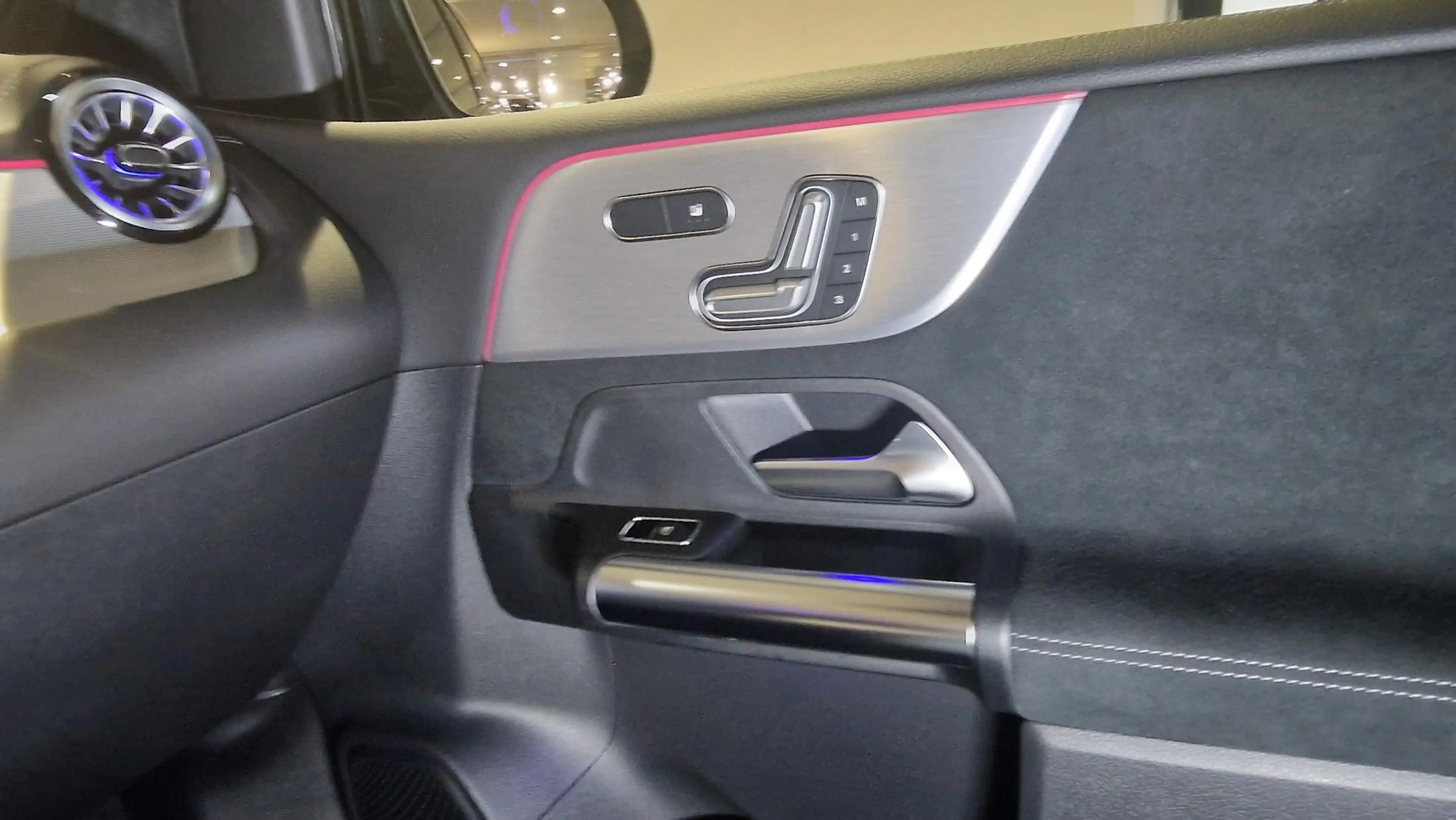 Mercedes-Benz B 250 e AMG Line Navigatie | Electrische stoelen met geh — photo 20