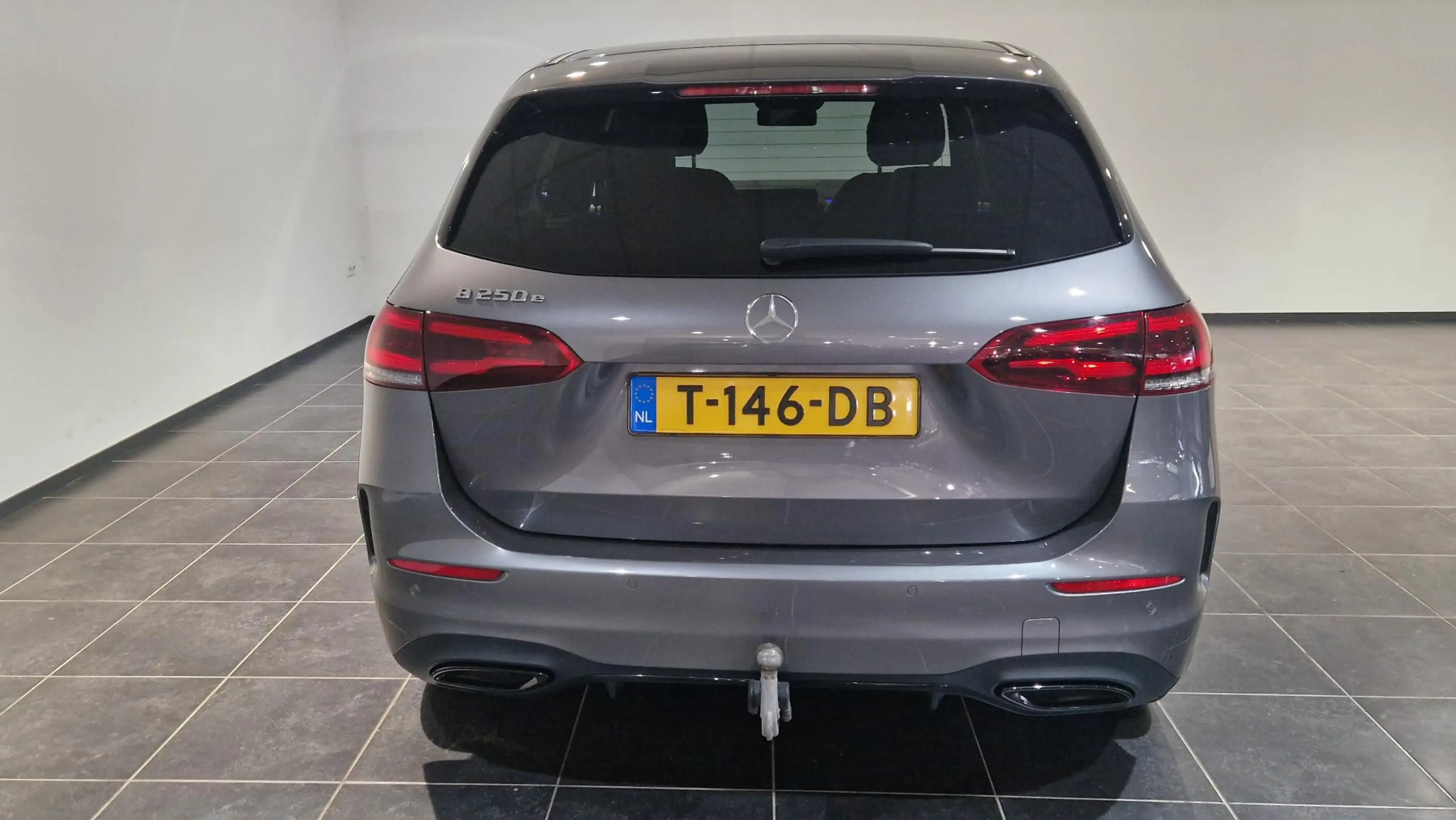 Mercedes-Benz B 250 e AMG Line Navigatie | Electrische stoelen met geh — photo 8