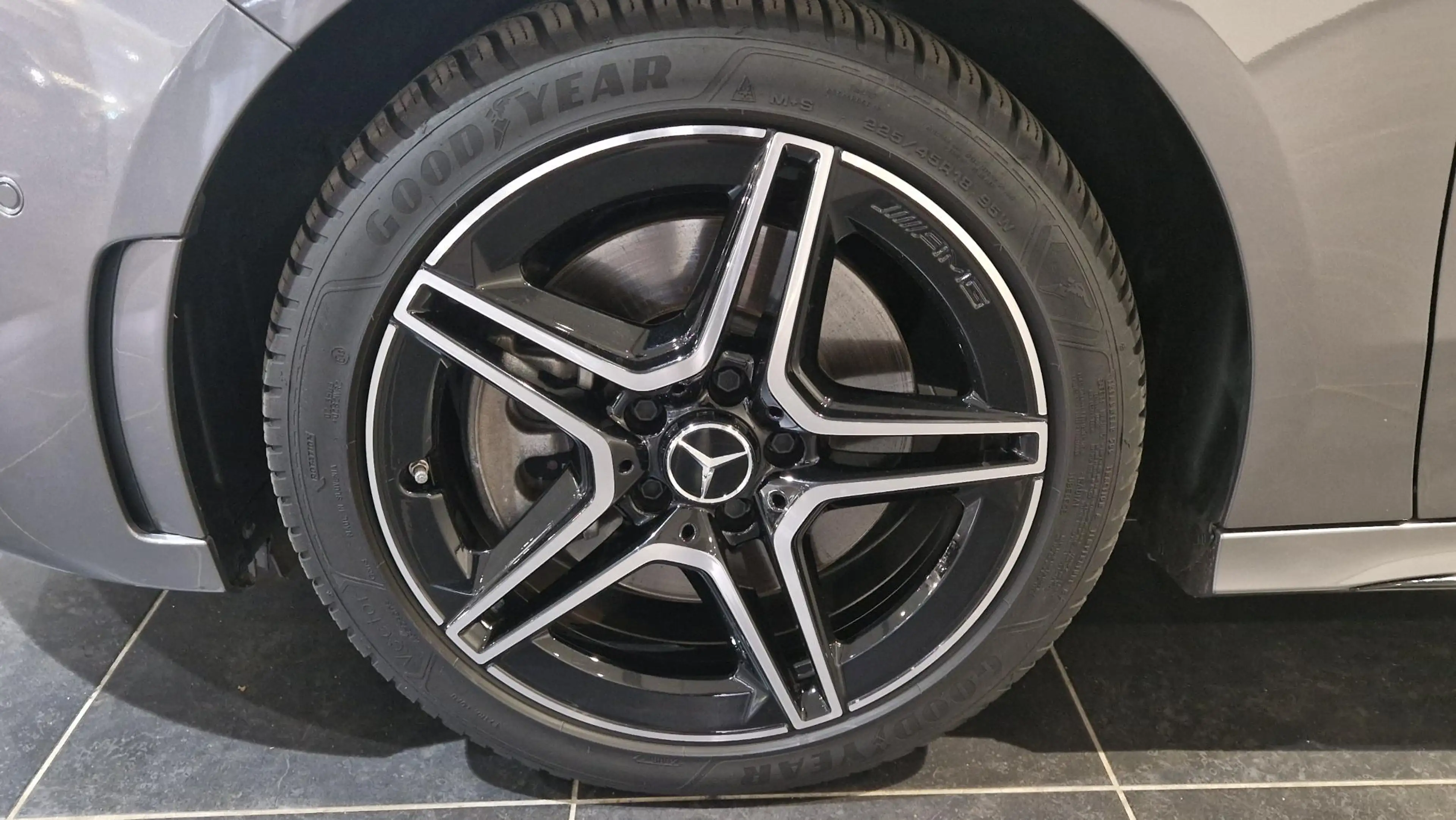 Mercedes-Benz B 250 e AMG Line Navigatie | Electrische stoelen met geh — photo 3