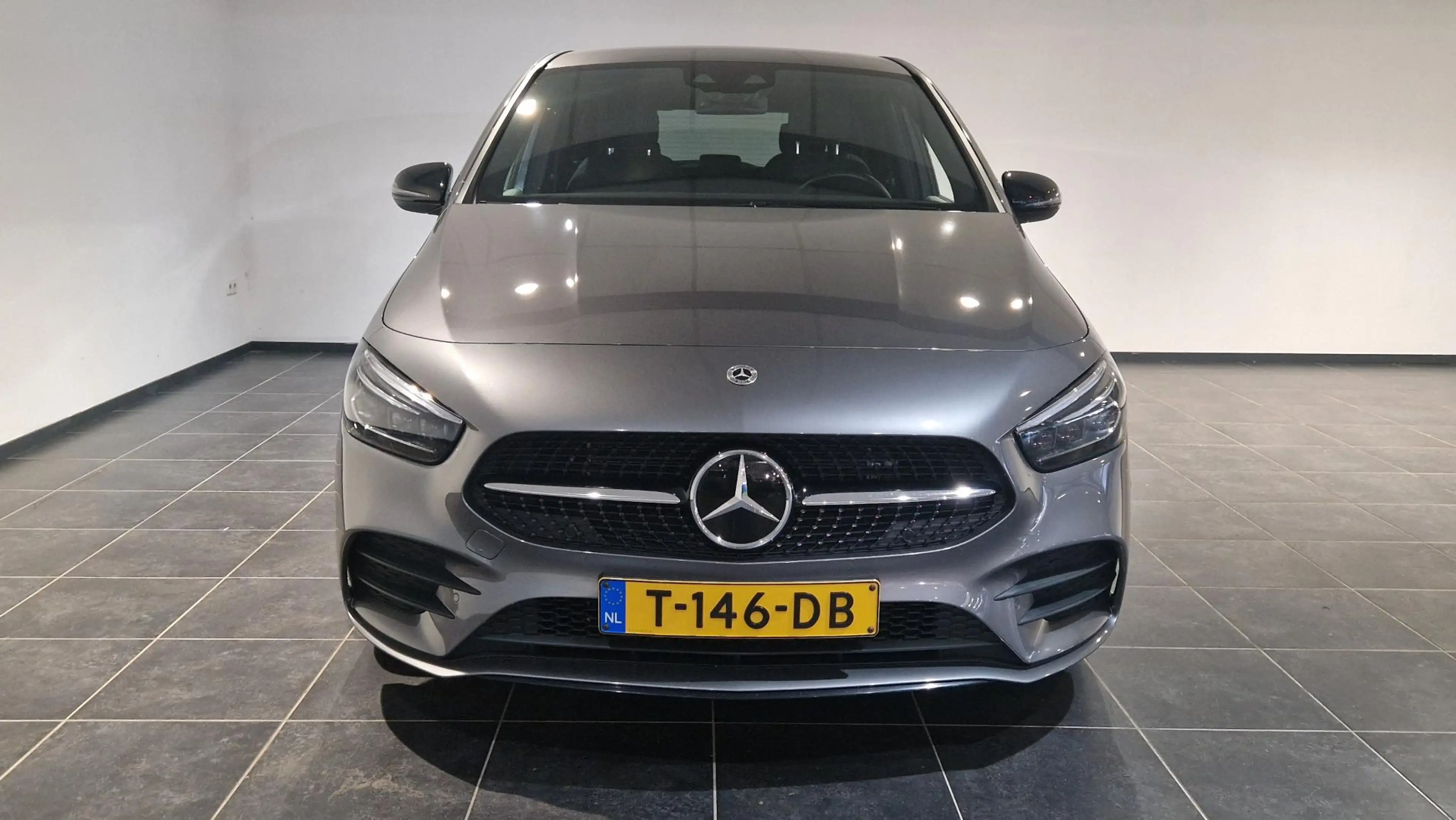 Mercedes-Benz B 250 e AMG Line Navigatie | Electrische stoelen met geh — photo 4