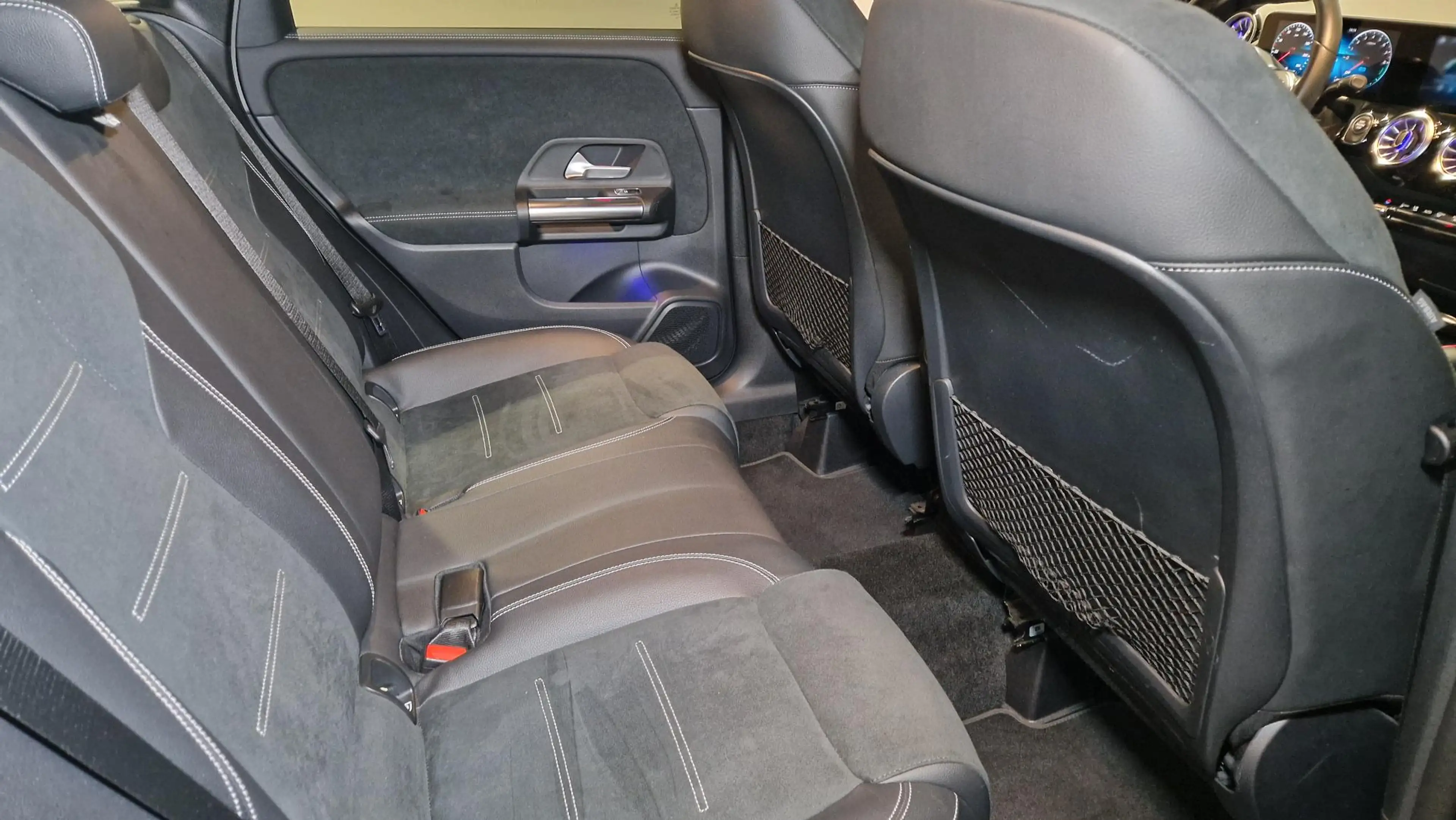 Mercedes-Benz B 250 e AMG Line Navigatie | Electrische stoelen met geh — photo 19