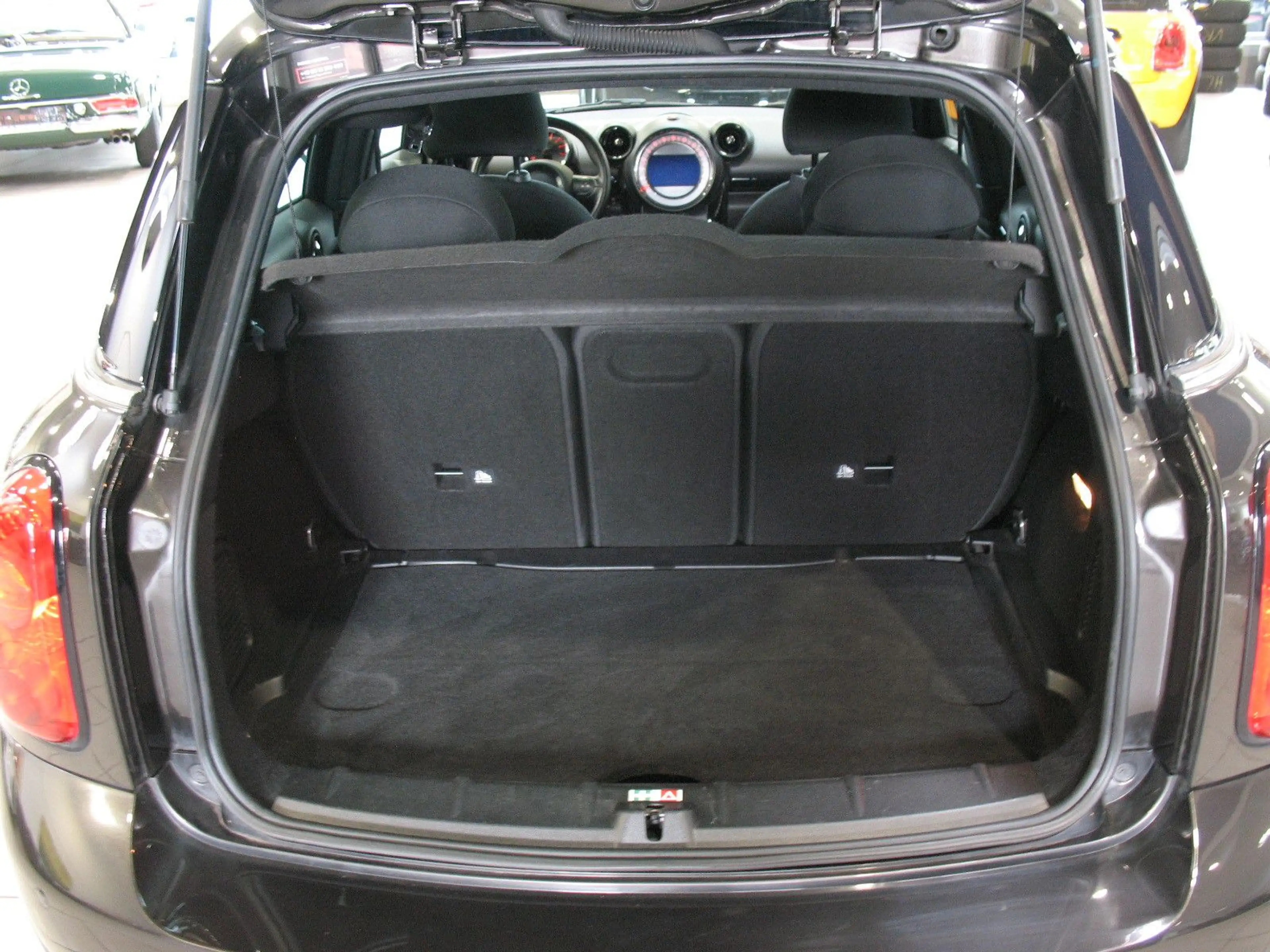 MINI Cooper D Countryman *XENON*NAVI*SHD* — photo 9
