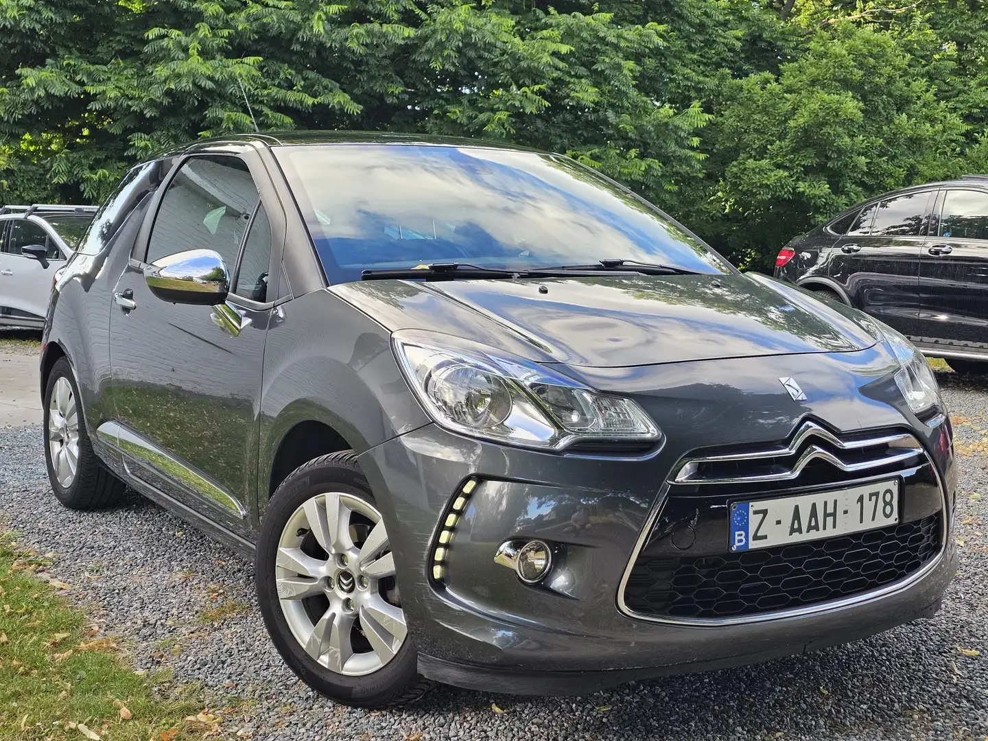 Citroen DS3 1.6 VTi * 88 000 KM * LED+AIRCO+CRUISE+P.RADAR+... Grijs - 1