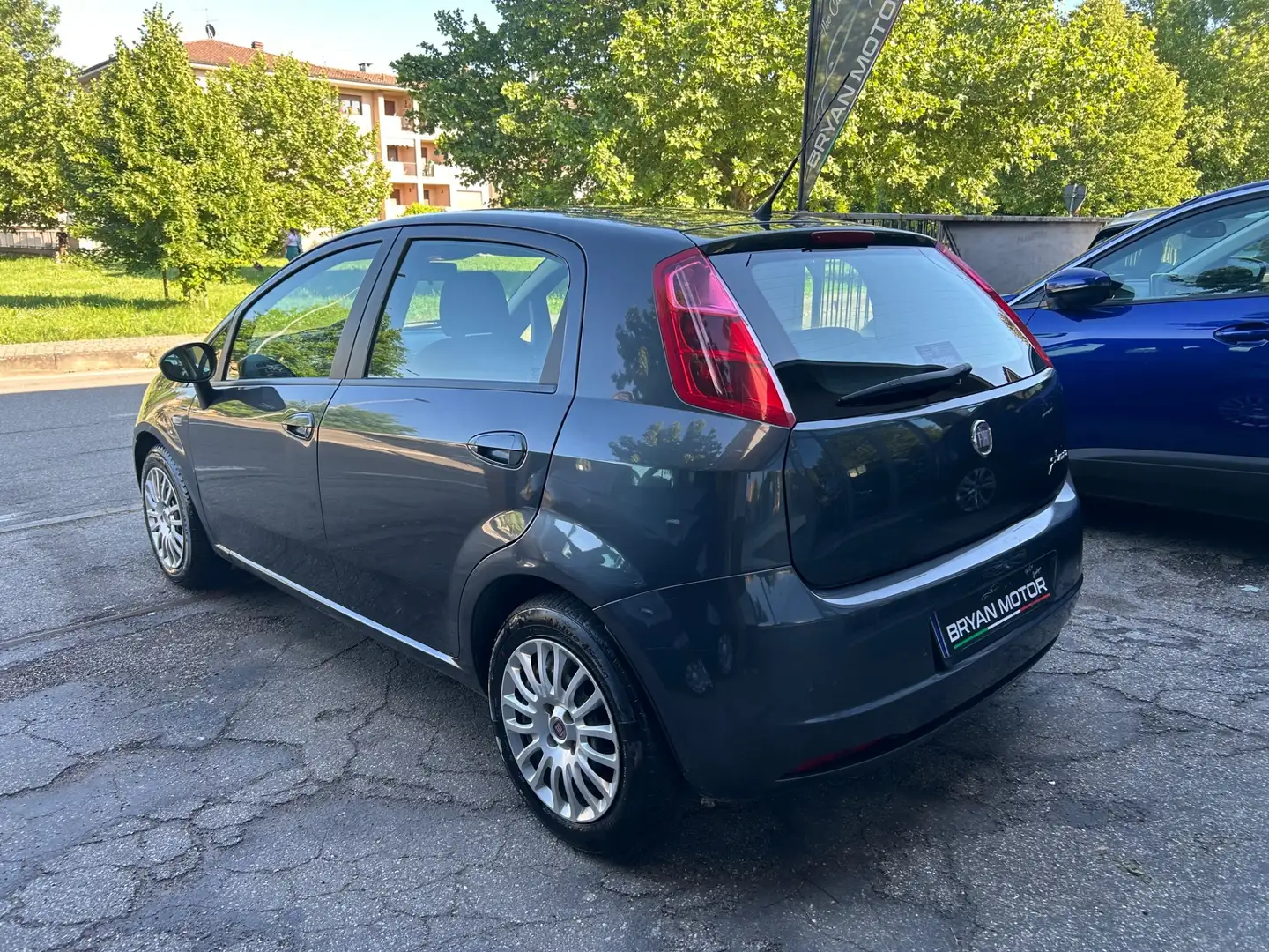Fiat Punto Classic 1.3 MJT 16V 5 porte Dynamic Szary - 2