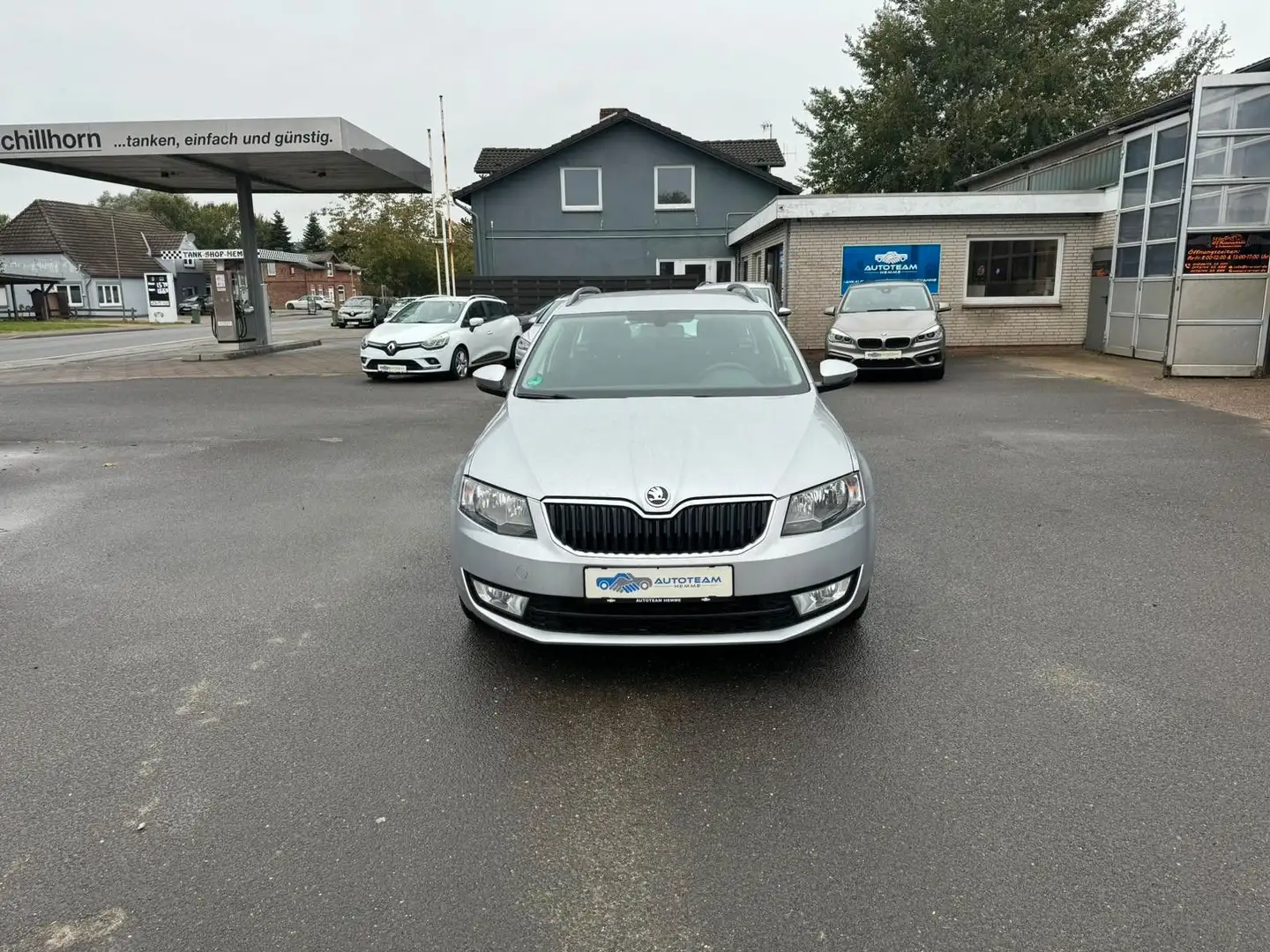 Skoda Octavia 1,6 TDI/TÜV NEU/AHK/KLIMA/TEMPOMAT Silber - 2