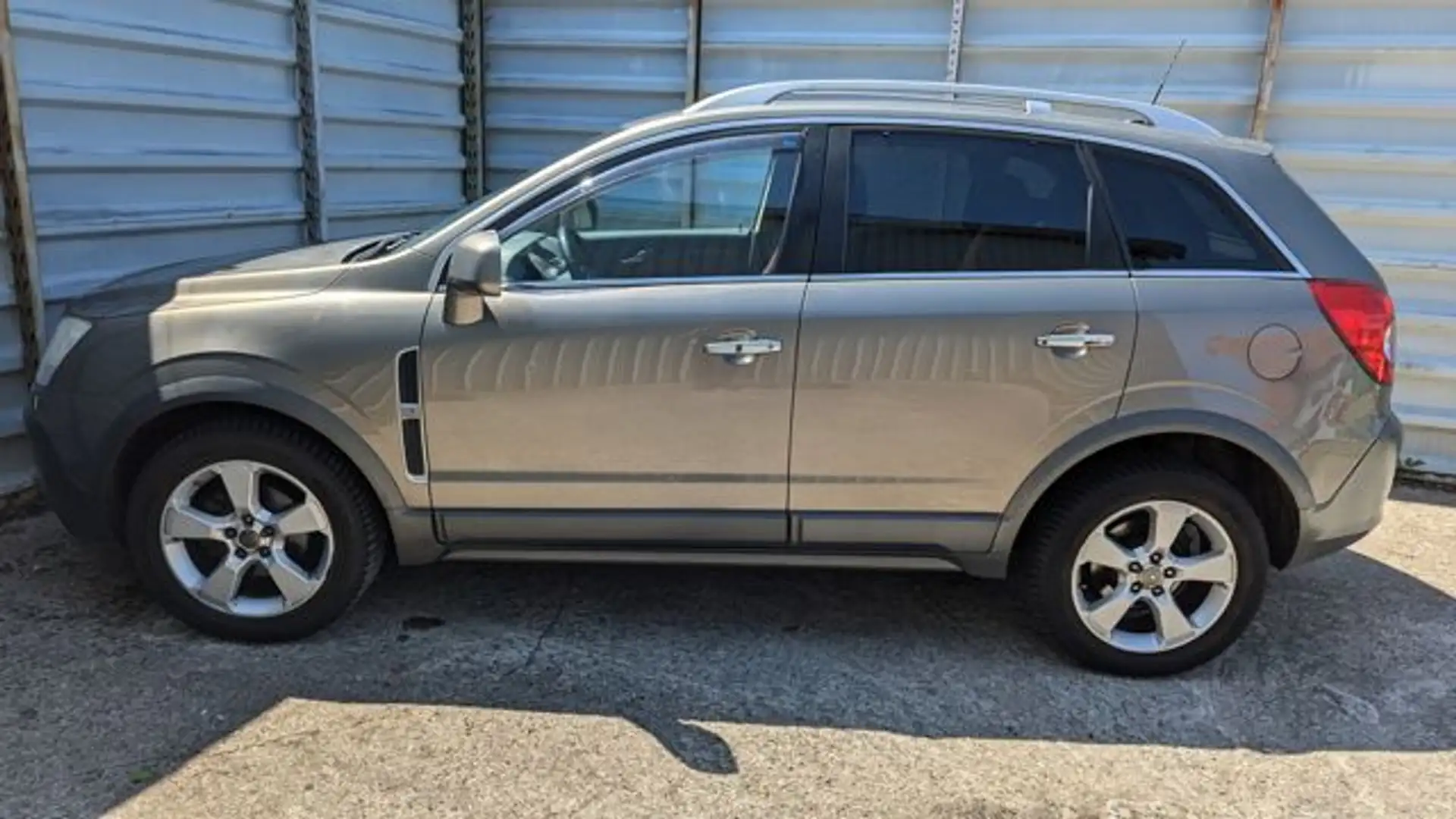 Opel Antara 2.0 CDTI Autom.*Motor Überdruck klappert* Gris - 2