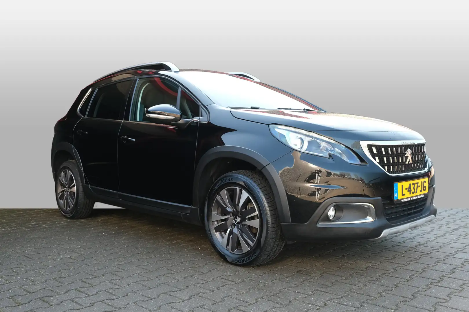 Peugeot 2008 1.2 PureTech Blue Lease Allure Grau - 2