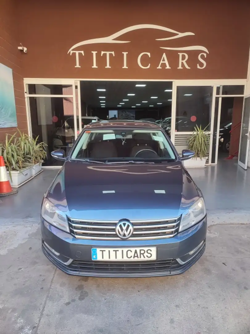 Volkswagen Passat 1.6TDI Business Edition BMT Gris - 1